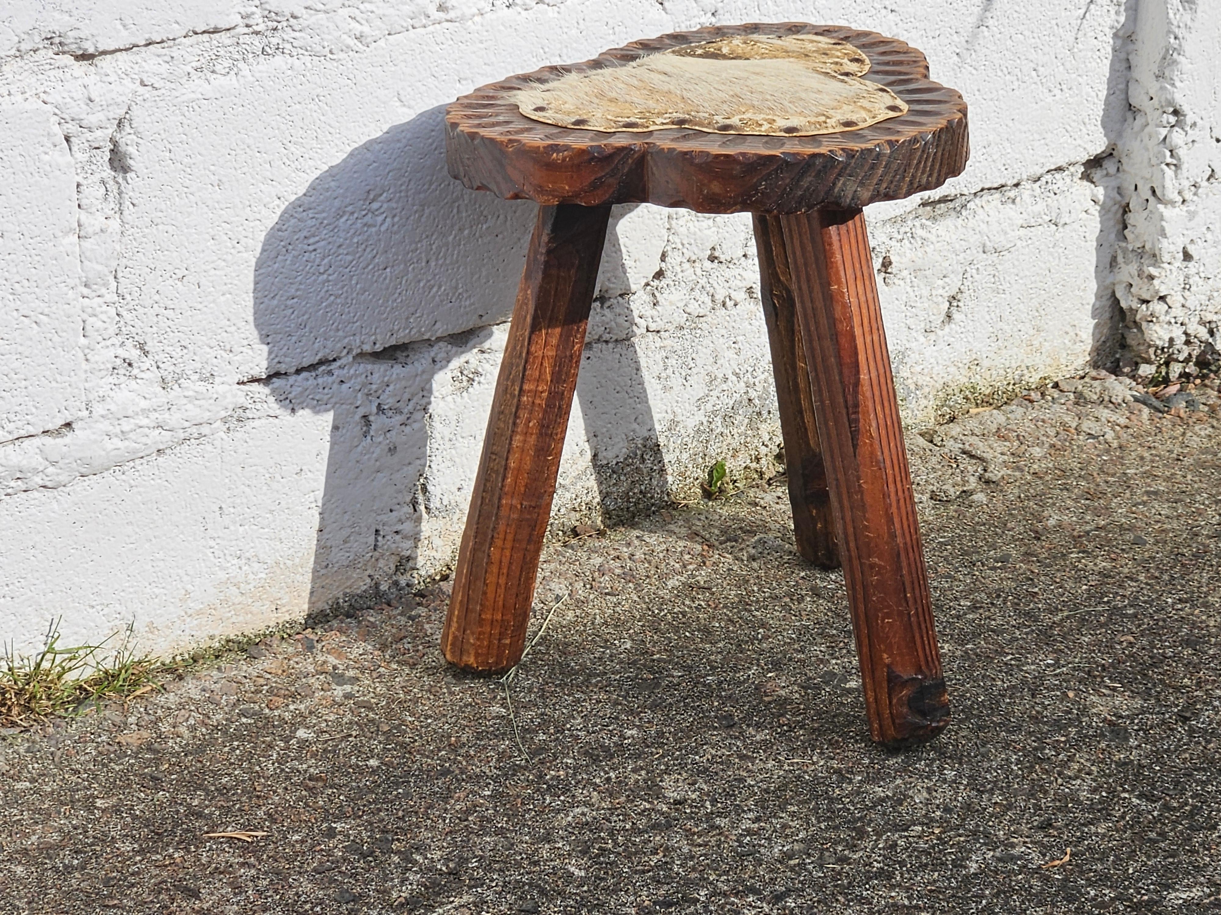 French Vintage Brutalist Hand carved Tripod Stool - 50s 6