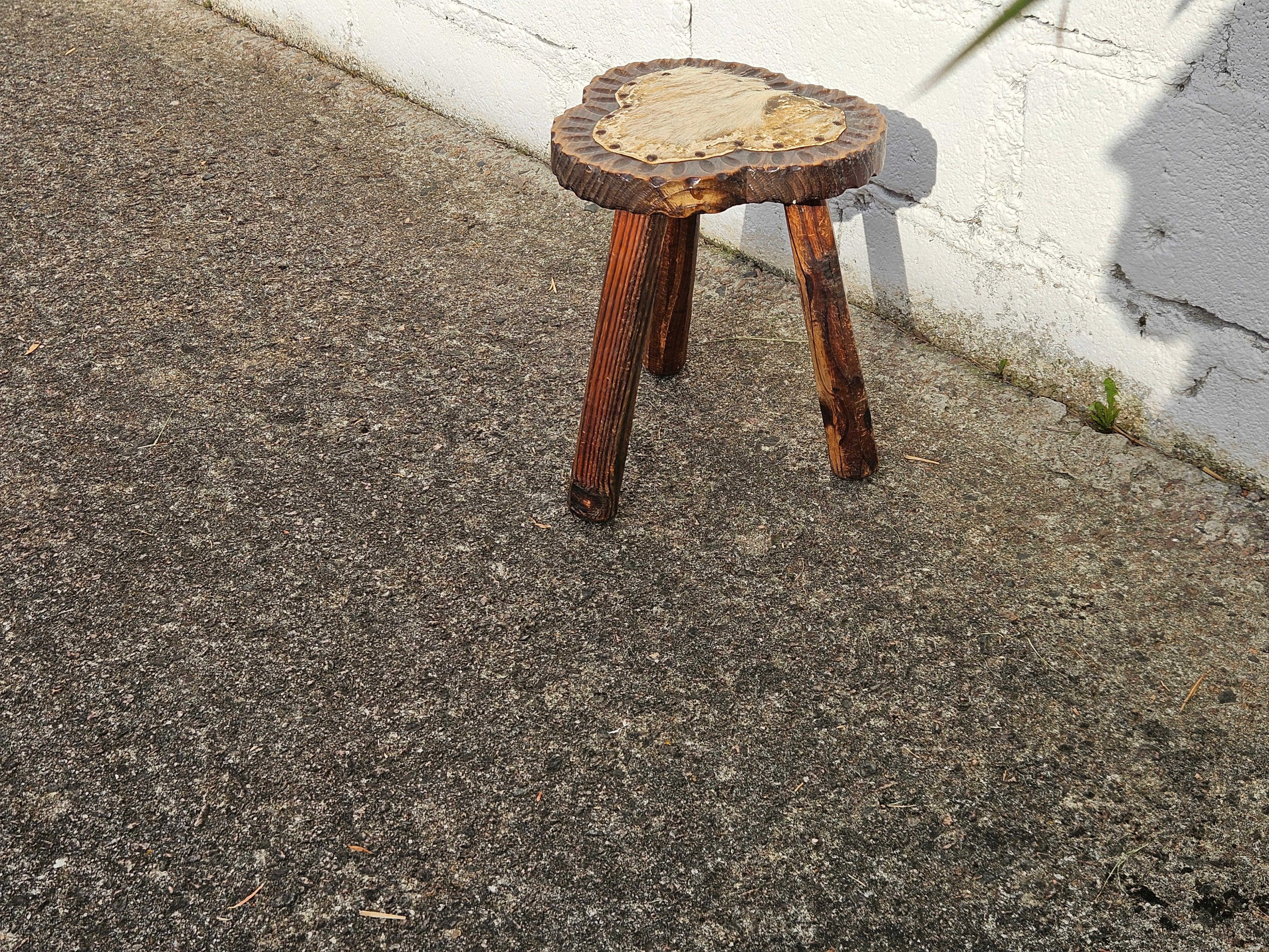 French Vintage Brutalist Hand carved Tripod Stool - 50s 7