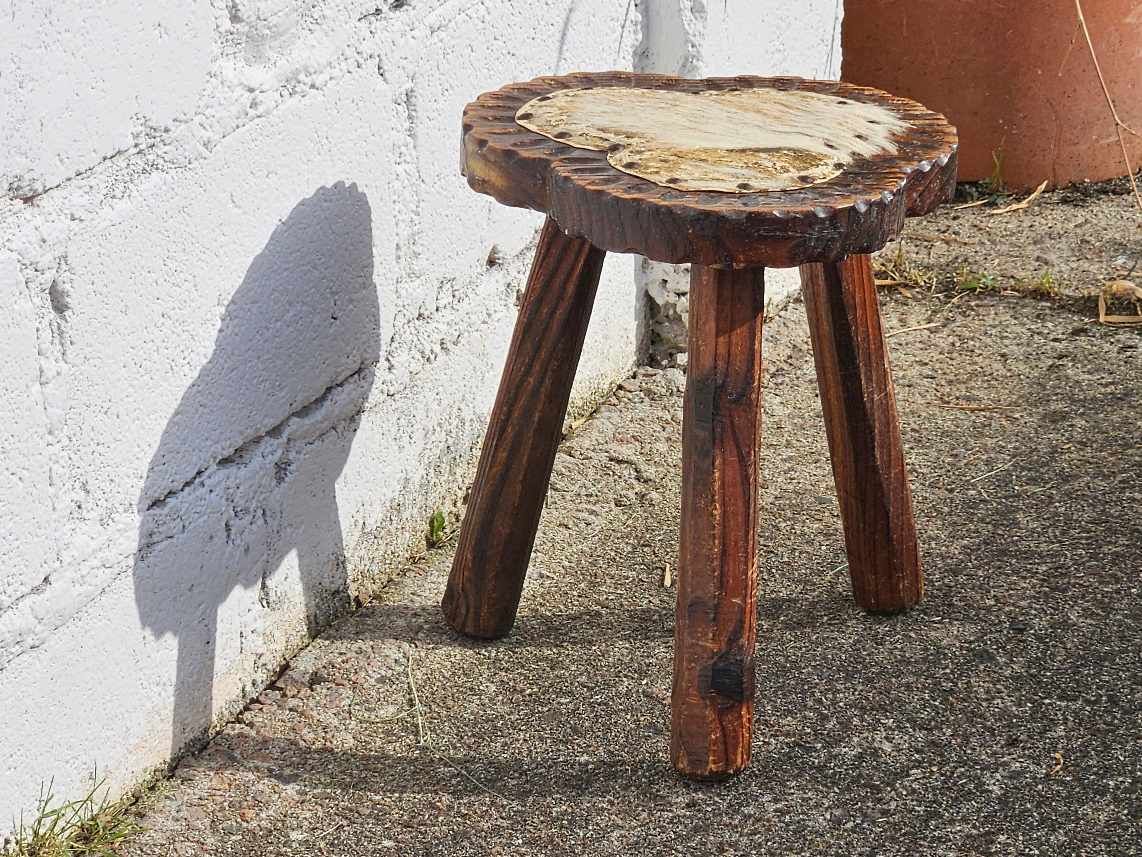 French Vintage Brutalist Hand carved Tripod Stool - 50s 2