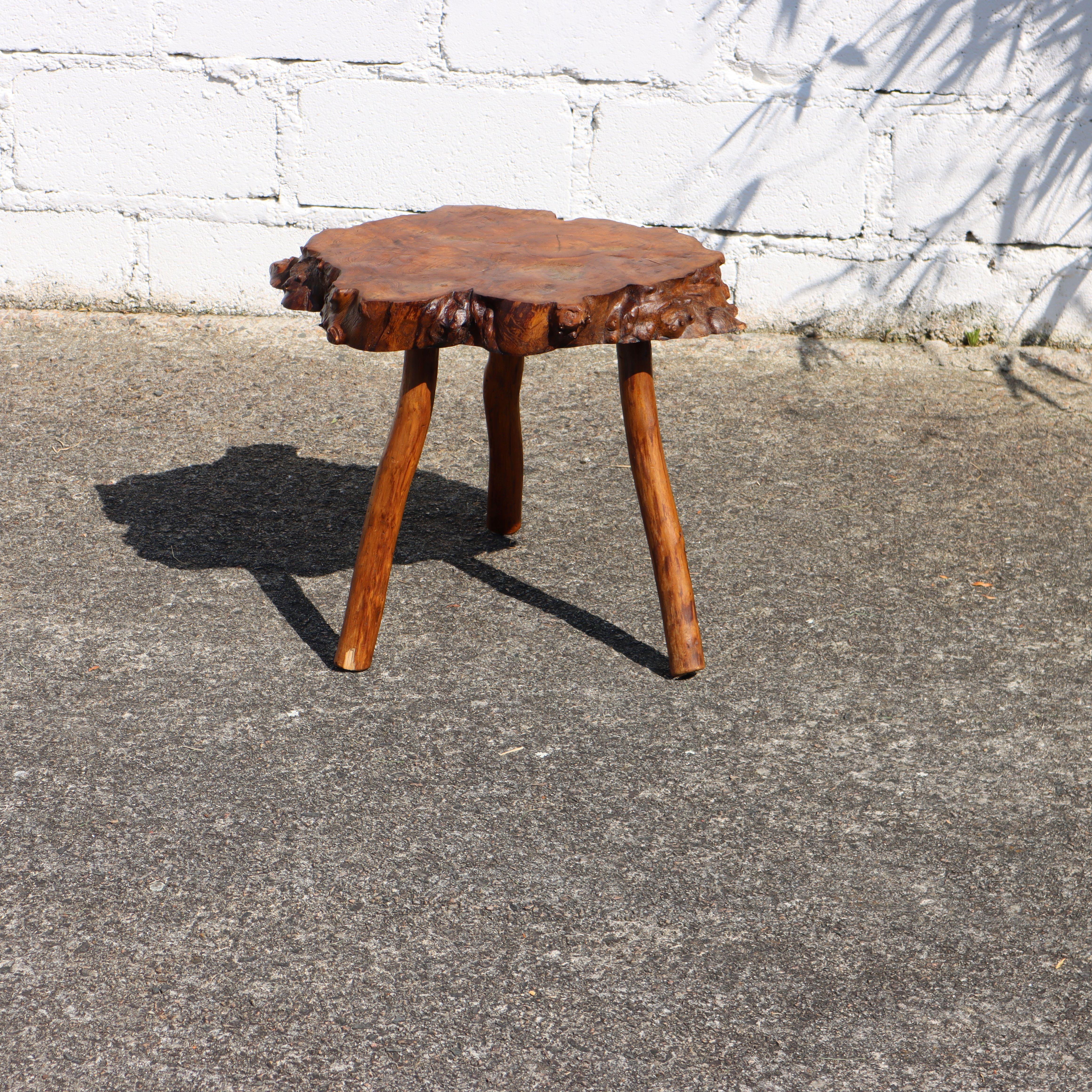 French vintage Brutalist Tree Trunk Elm Wood Side Table- Coffee Table-50s In Good Condition For Sale In Bussiere Dunoise, Nouvel Aquitaine