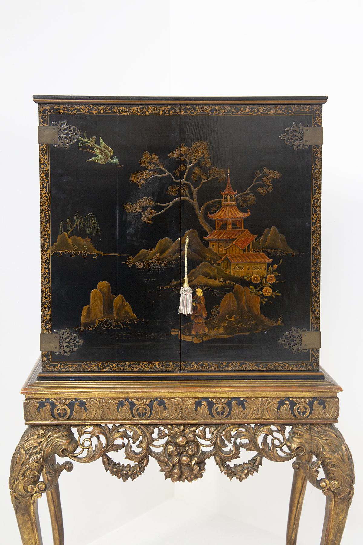 French Vintage Cabinet in Chinese Style 8