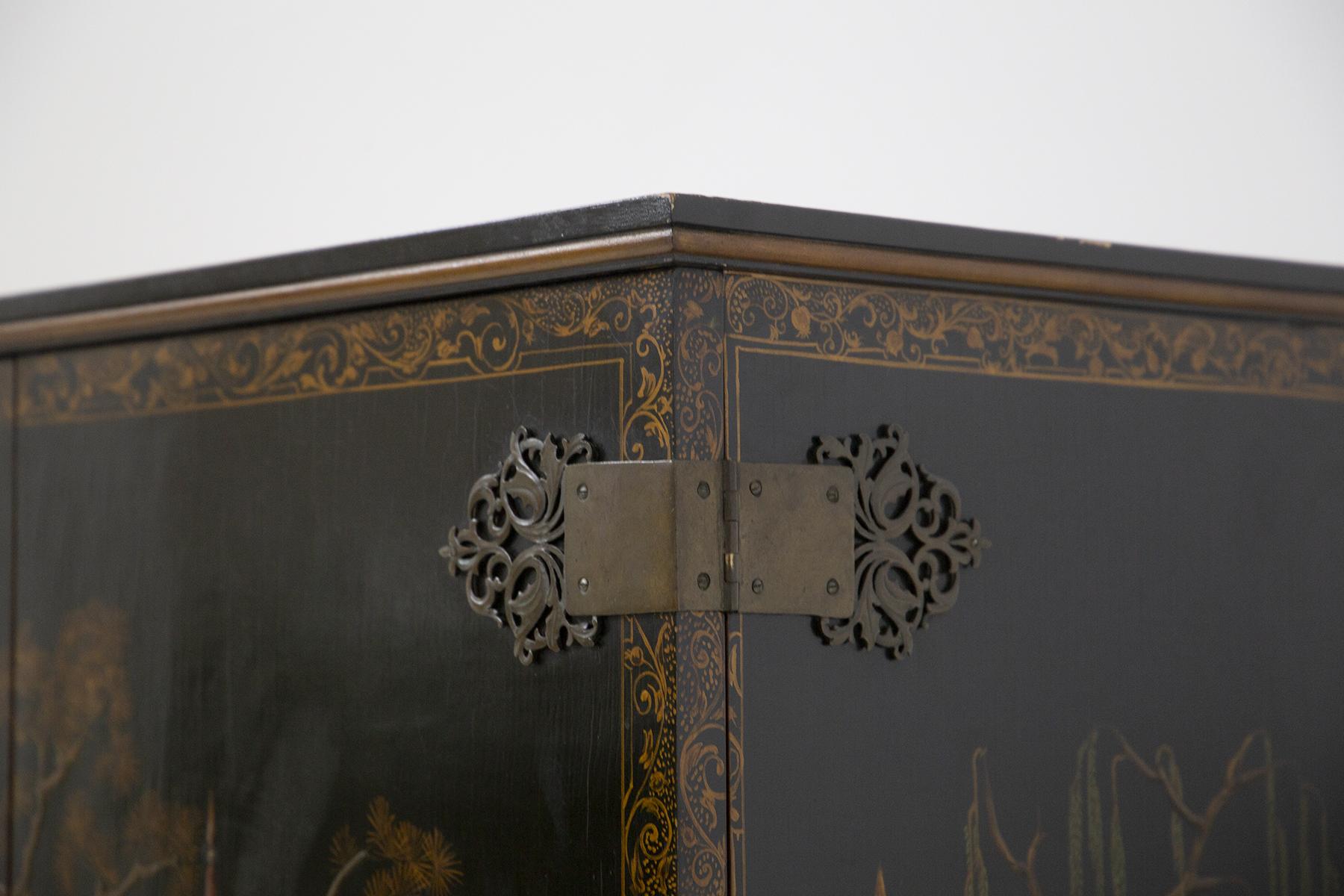 French Vintage Cabinet in Chinese Style 2