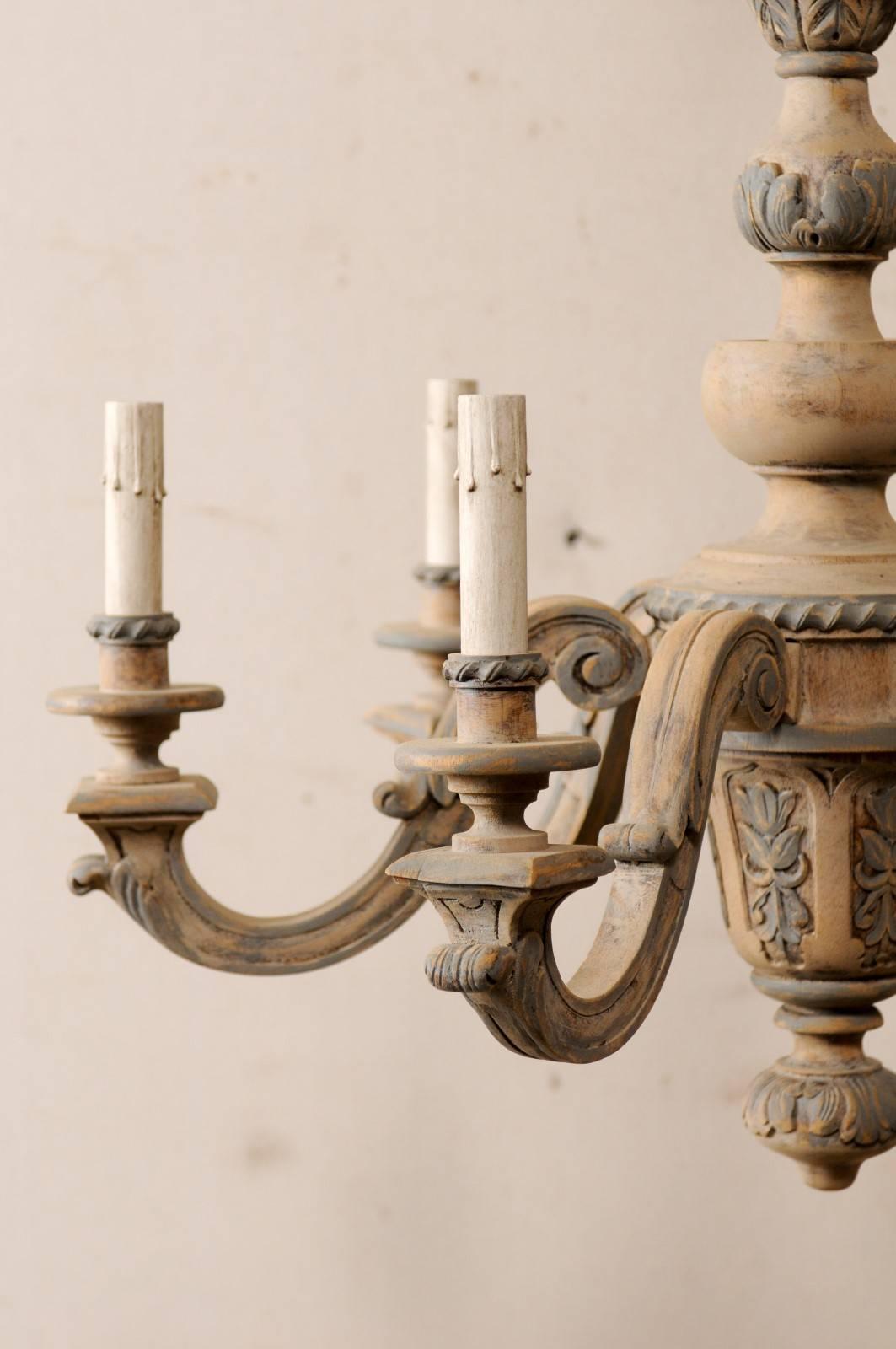 French Vintage Carved & Painted Wood Six-Light Chandelier in Light Beige & Grey Bon état à Atlanta, GA