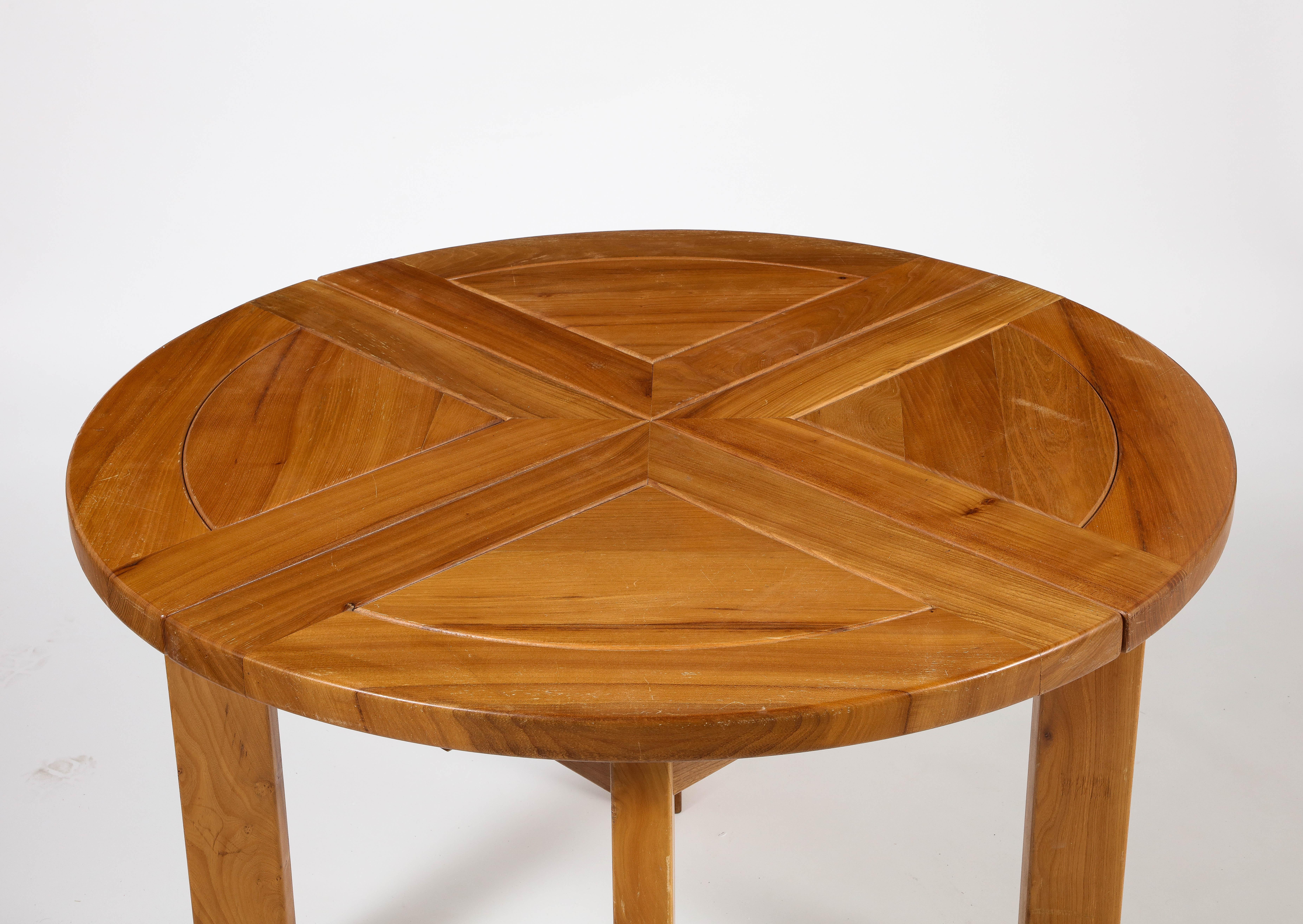 Maison Regain Dining Table in Elm Wood, France, circa 1970 For Sale 4