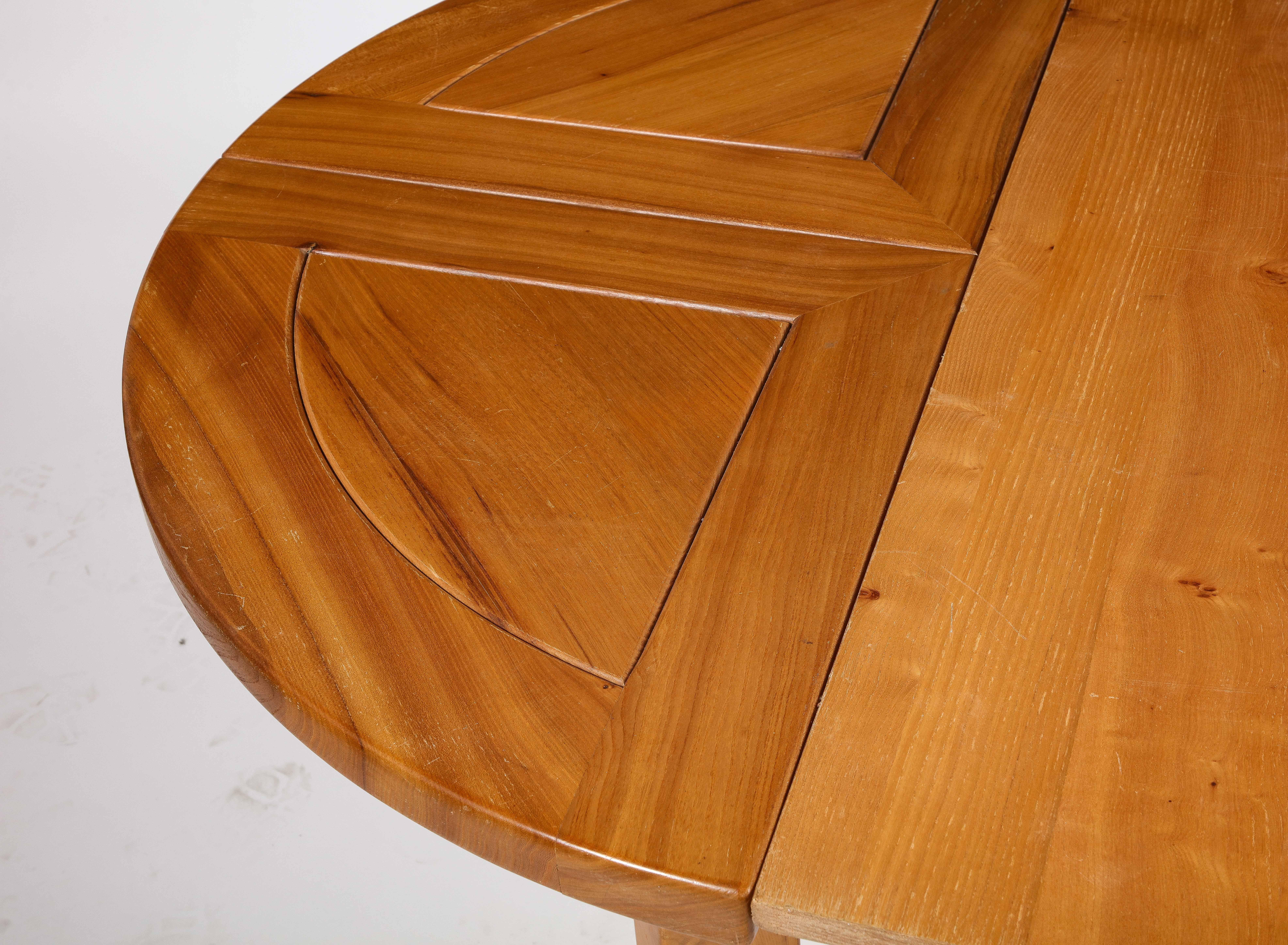 Maison Regain Dining Table in Elm Wood, France, circa 1970 For Sale 11