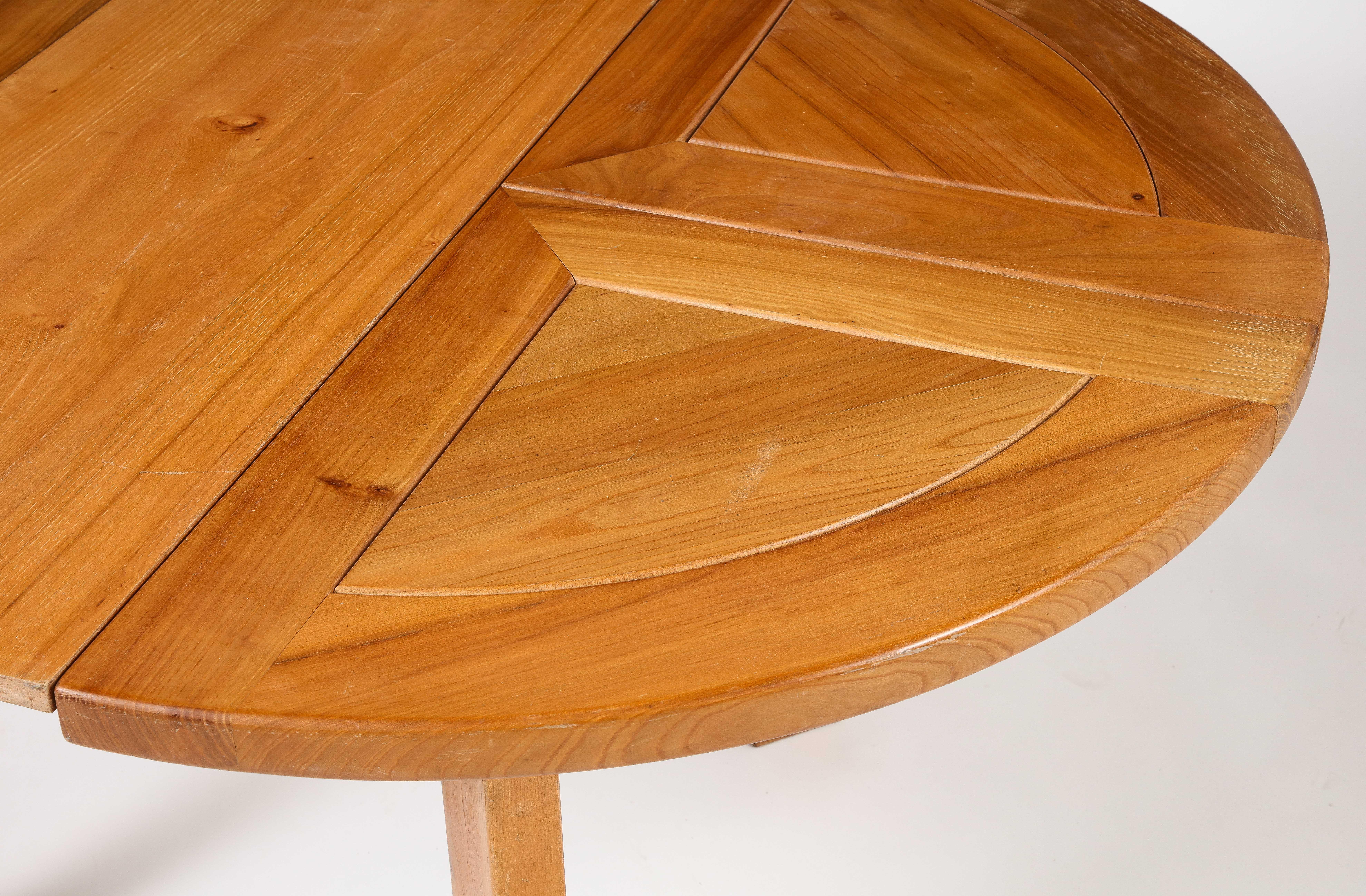 Maison Regain Dining Table in Elm Wood, France, circa 1970 For Sale 13