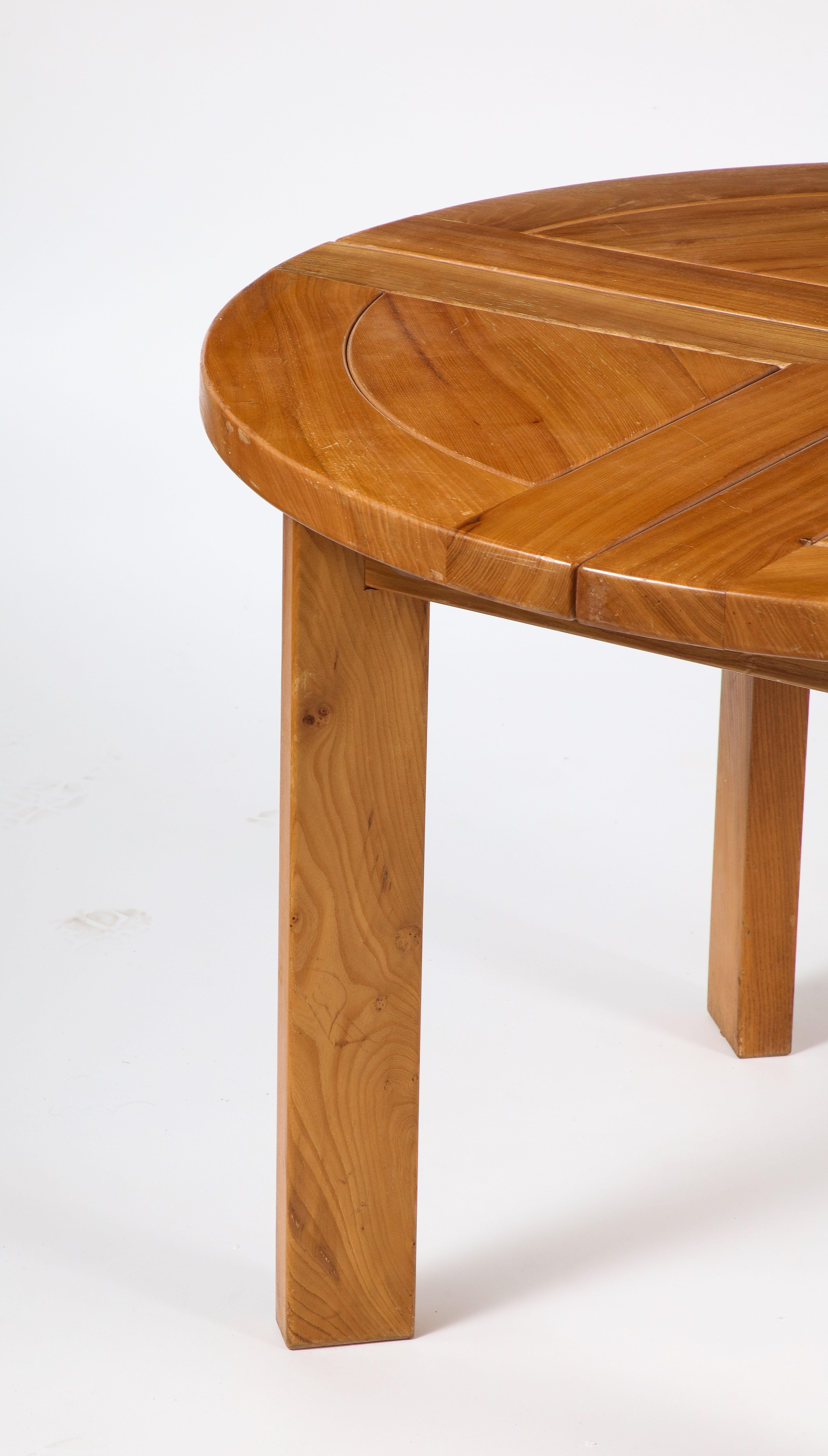 Maison Regain Dining Table in Elm Wood, France, circa 1970 For Sale 1