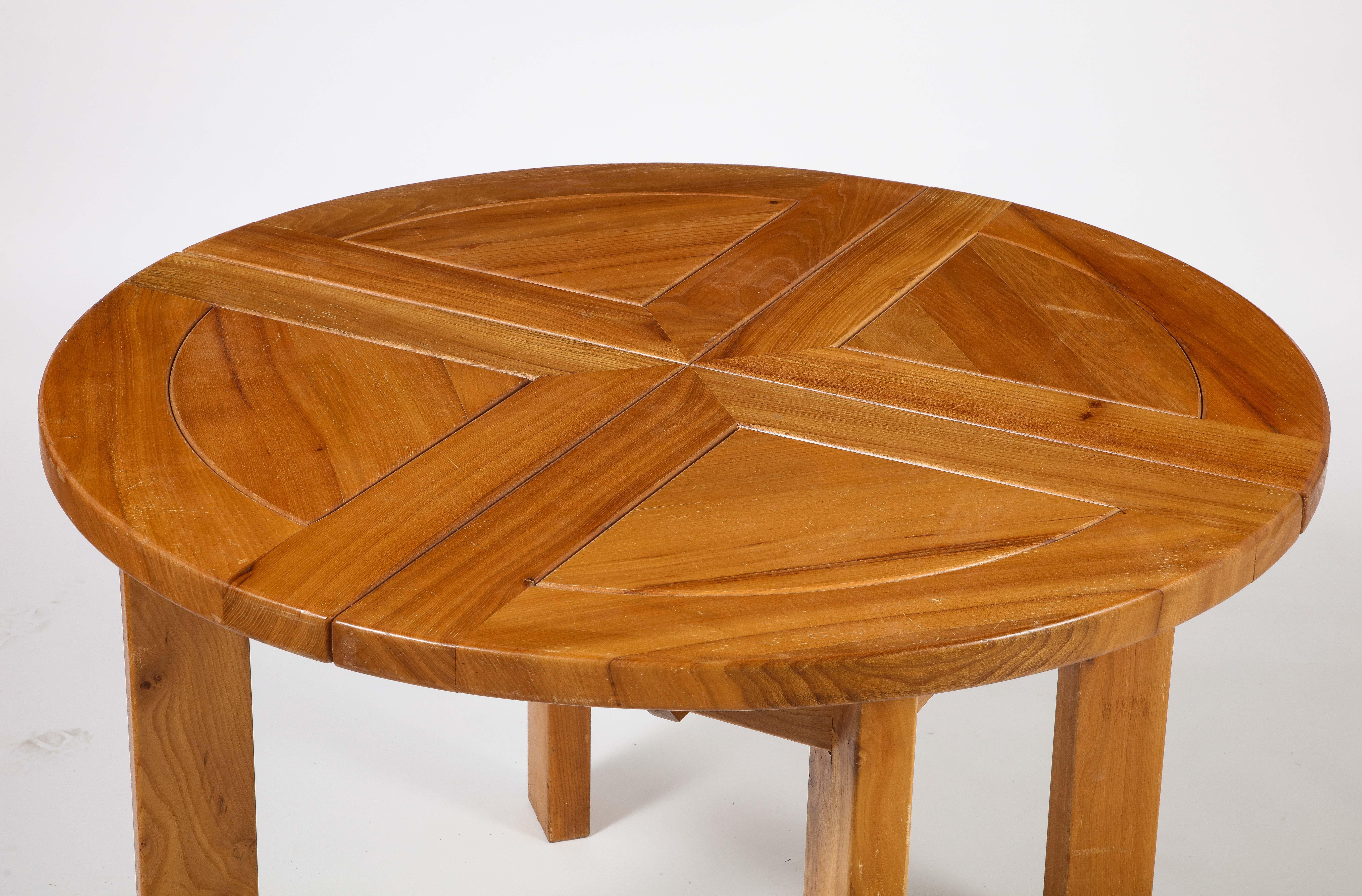 Maison Regain Dining Table in Elm Wood, France, circa 1970 For Sale 2