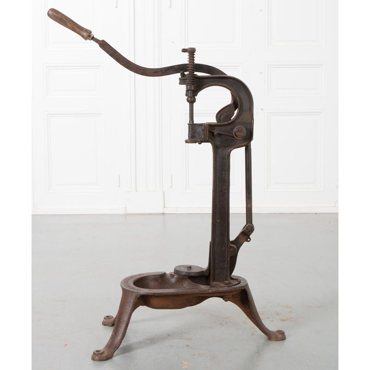 This unique apparatus has a lot to do with the history and shaping of French history and culture: the wine bottle corker. Made of iron around 1890, was used in a winery in Bordeaux. On one side is printed “LA MEILLEUAE B” and also B.F PARIS. The