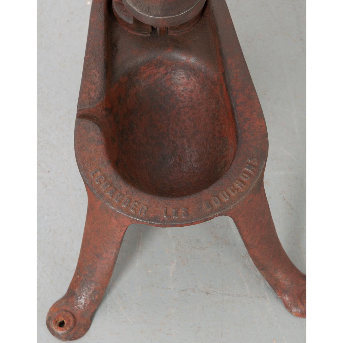 French Vintage Cast Iron Wine Bottle Corker In Good Condition In Baton Rouge, LA