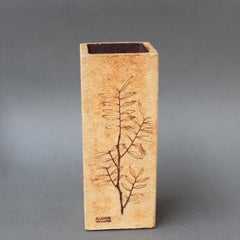 Vaso francese in ceramica vintage con motivo vegetale di Raymonde Leduc (circa anni '70)