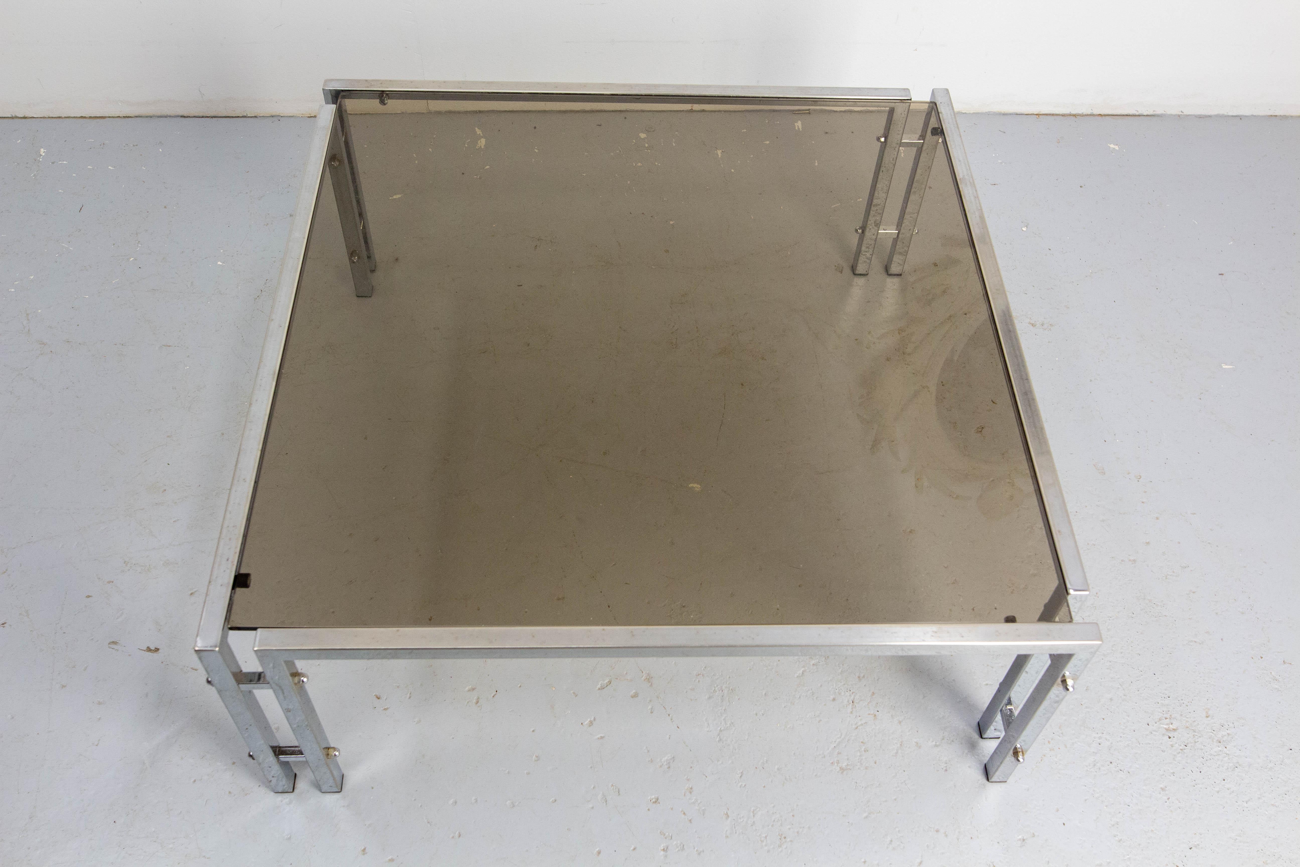Français Table basse française vintage, chrome et verre fumé, circa 1970 en vente