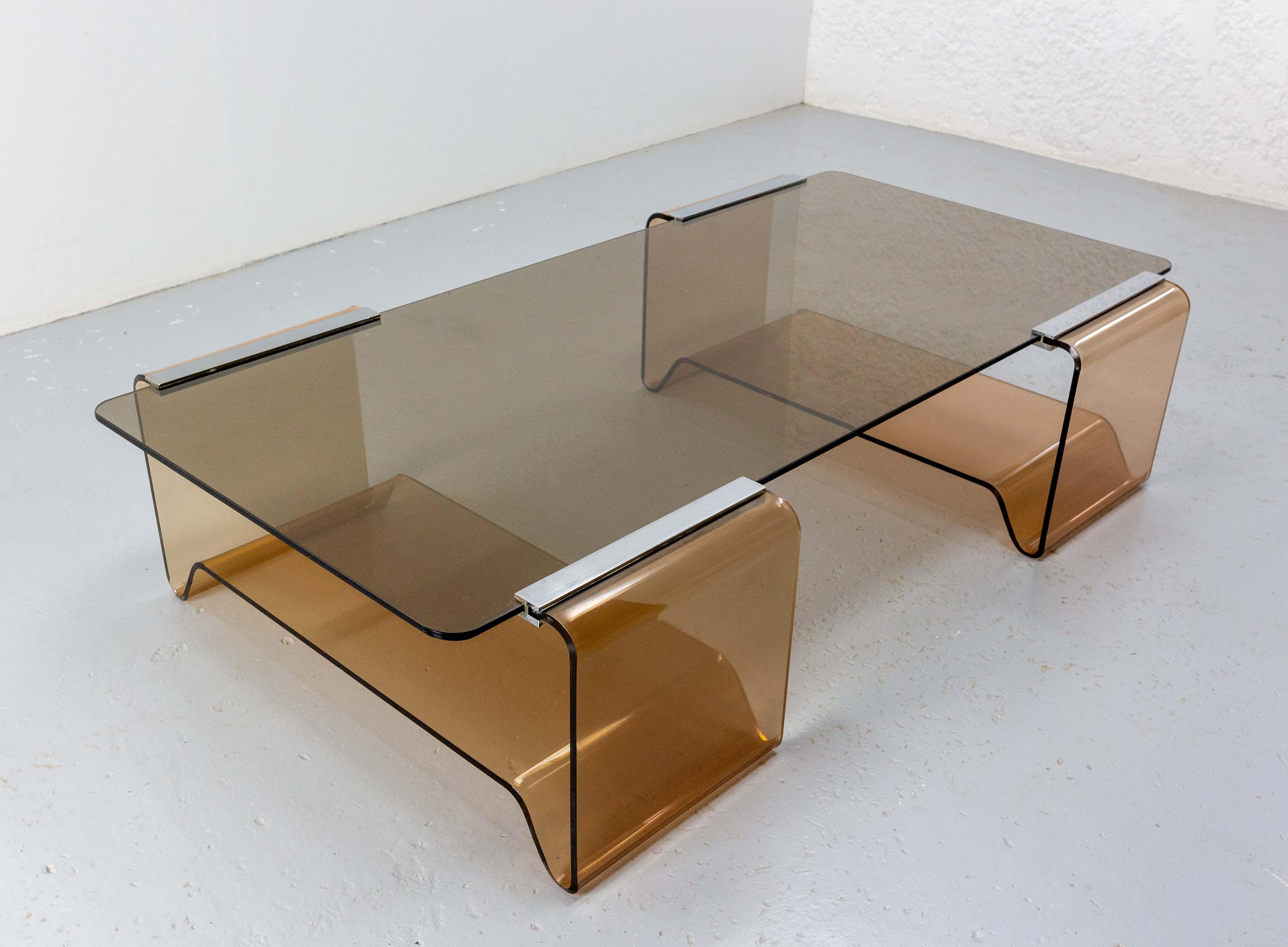 French Vintage Coffee Table, Glass Plexiglas and Chrome, circa 1970 In Good Condition In Labrit, Landes