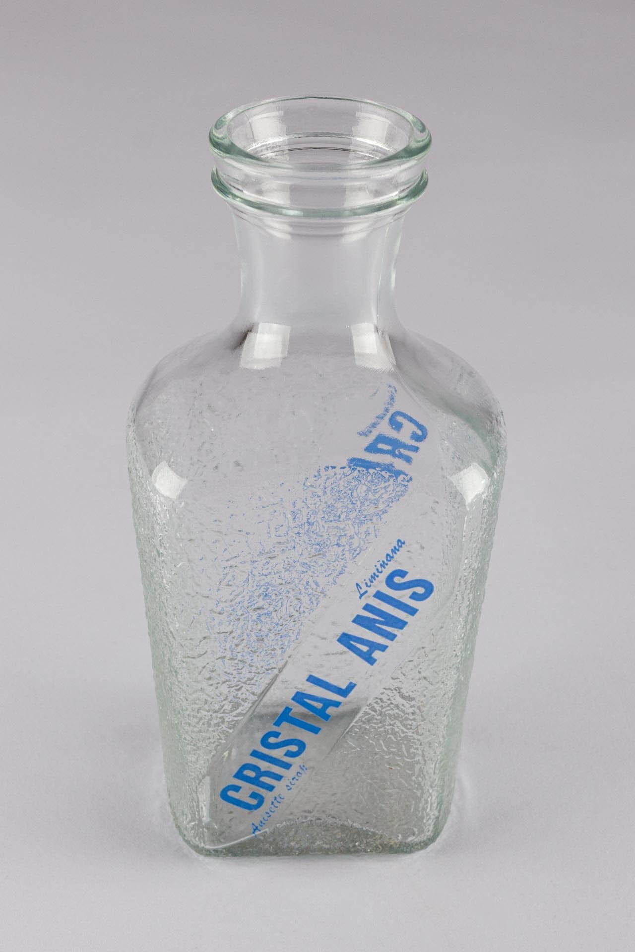 French Collection 12 Cristal Anis Clear Water Drink Bottles Brocche d'acqua vintage In condizioni buone in vendita a Greven, DE