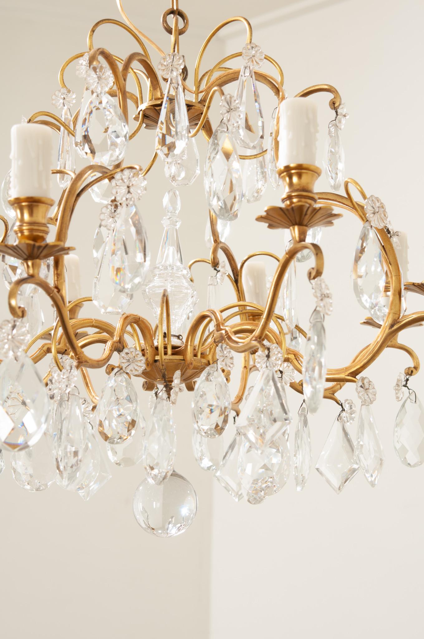 French Vintage Crystal & Brass Chandelier For Sale 1