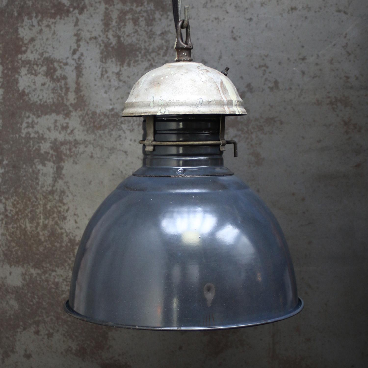 French vintage industrial street lamp
Blue enamel with metal top

Weight 2.00 kg / 4.4 lb

Priced per individual item. All lamps have been made suitable by international standards for incandescent light bulbs, energy-efficient and LED bulbs. E26/E27