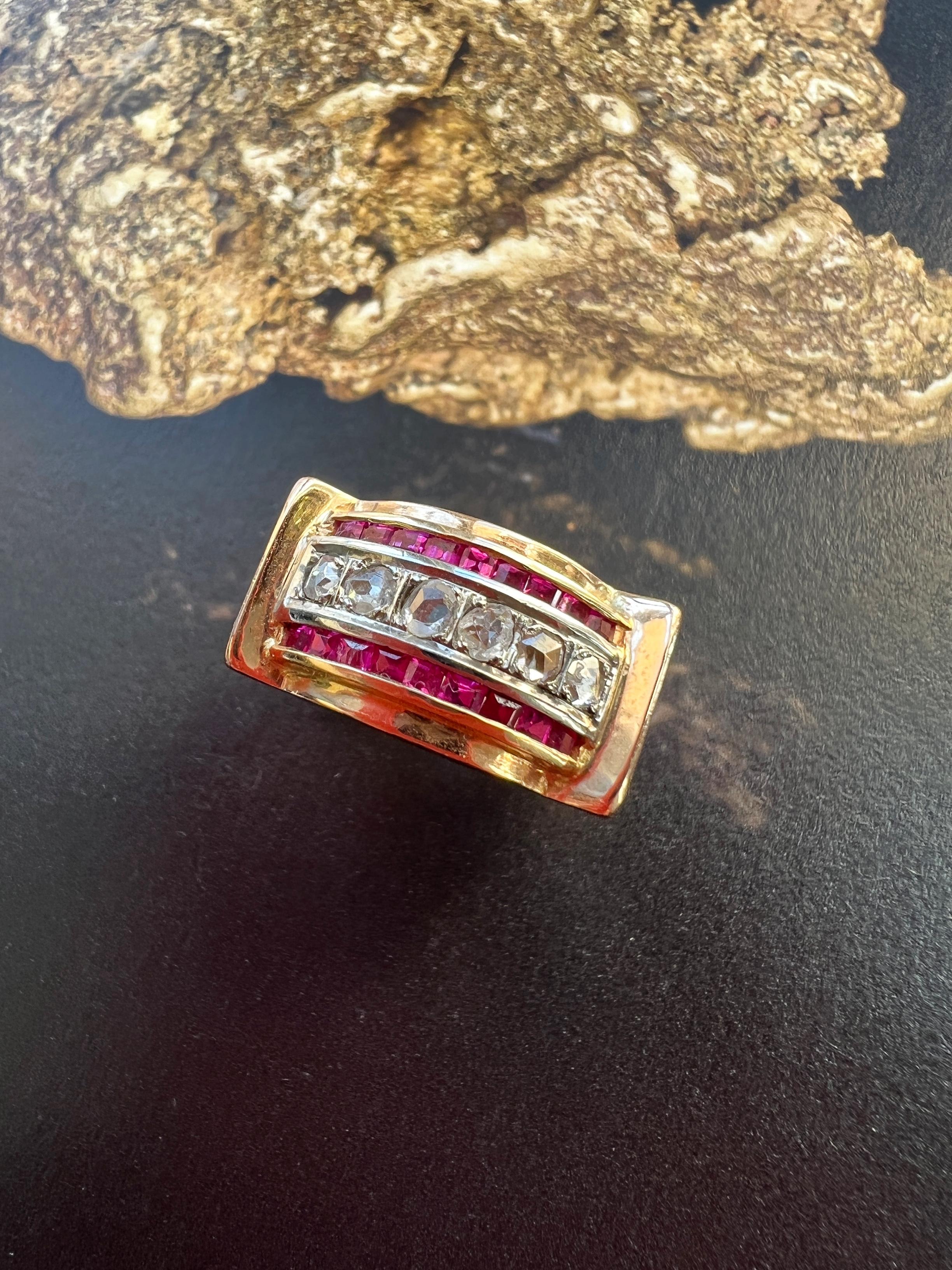 French Vintage Diamond and Ruby 18K Gold Tank Ring In Good Condition In Versailles, FR