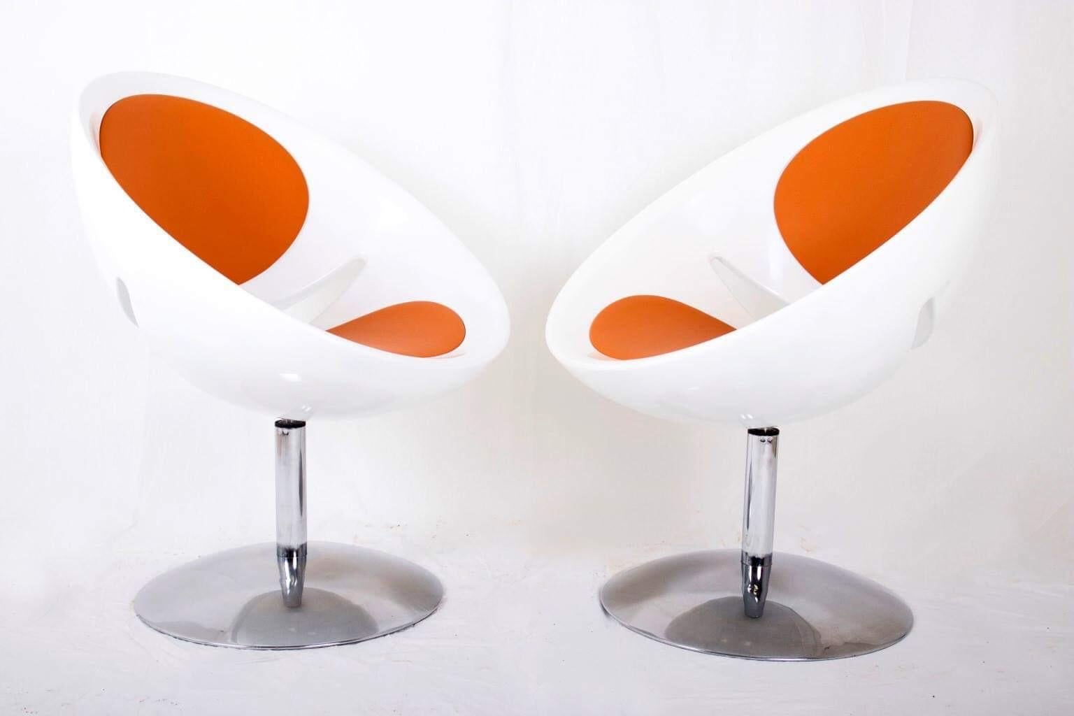 French Vintage Double Mirror Egg Armchairs Designed by Pierre Guariche For Sale 1