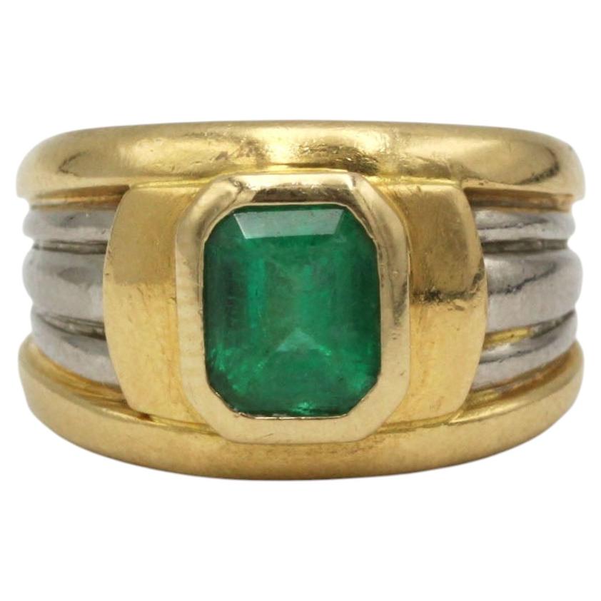 Anillo de sello vintage francés con esmeralda, en oro bicolor de 18 quilates