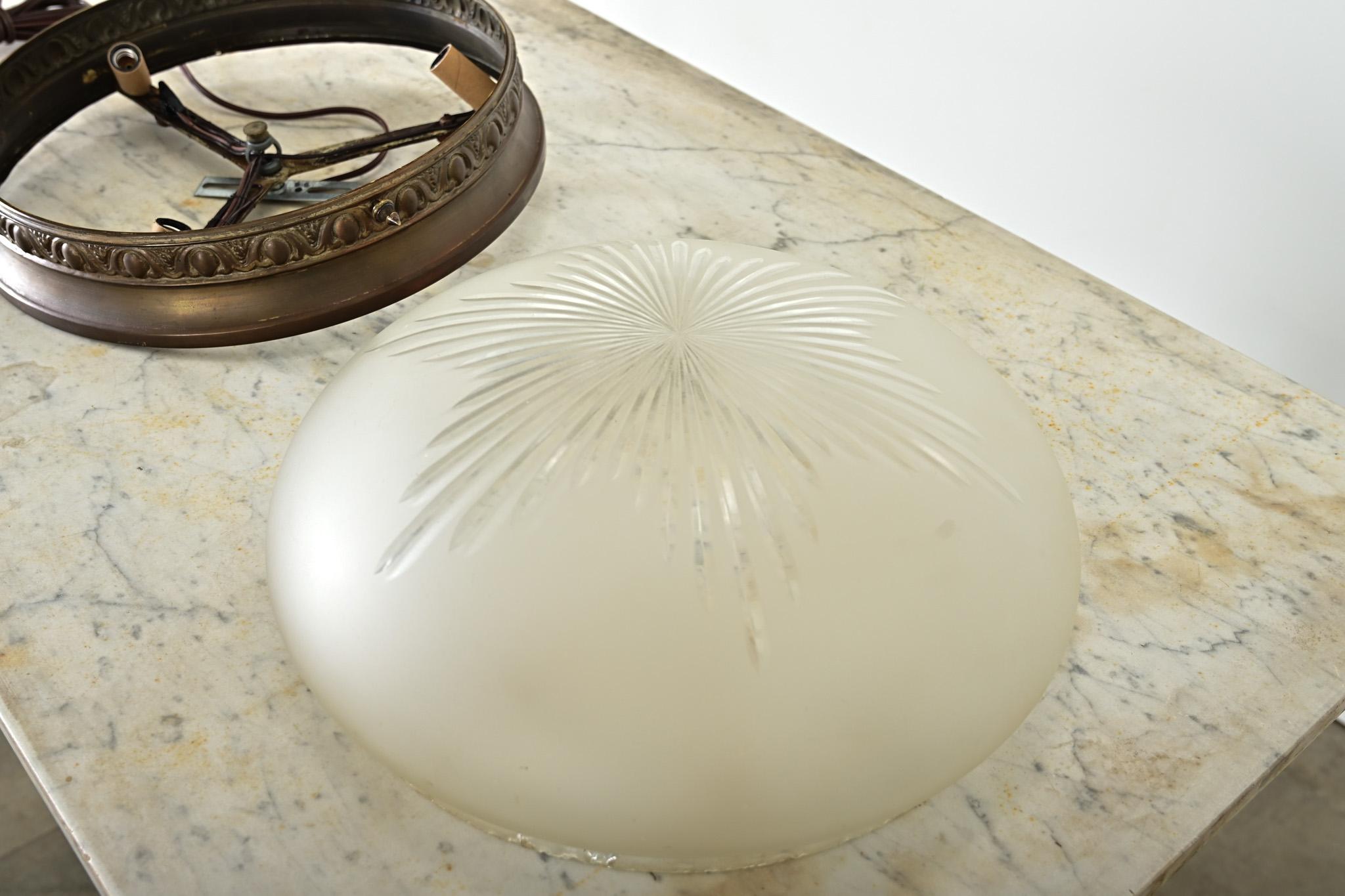 French Vintage Flush Mount Light Fixture (20. Jahrhundert) im Angebot