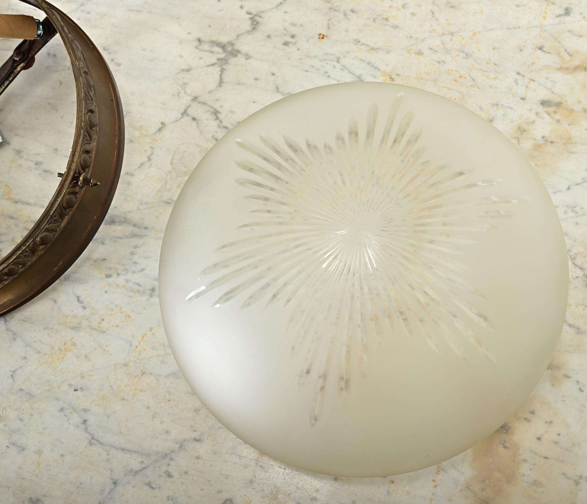 French Vintage Flush Mount Light Fixture (Metall) im Angebot