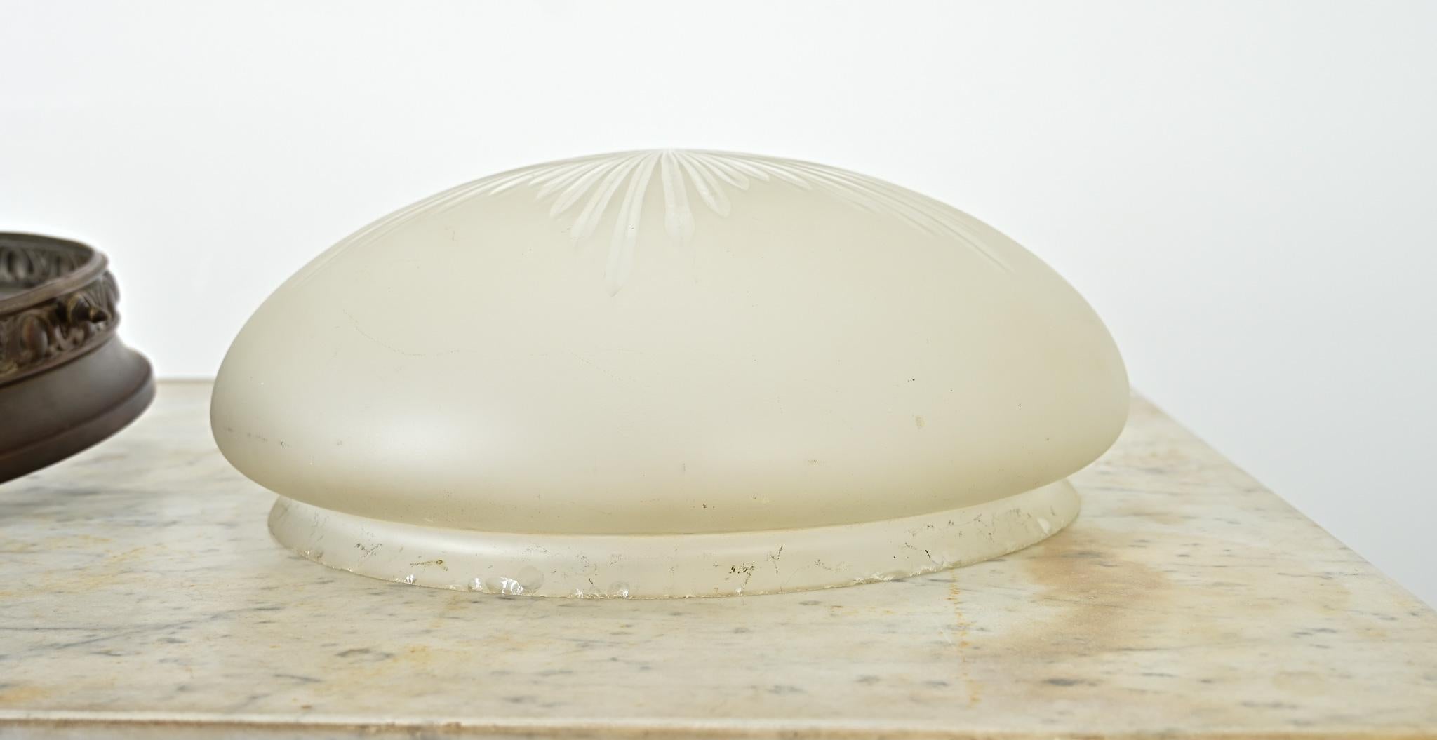 French Vintage Flush Mount Light Fixture im Angebot 1