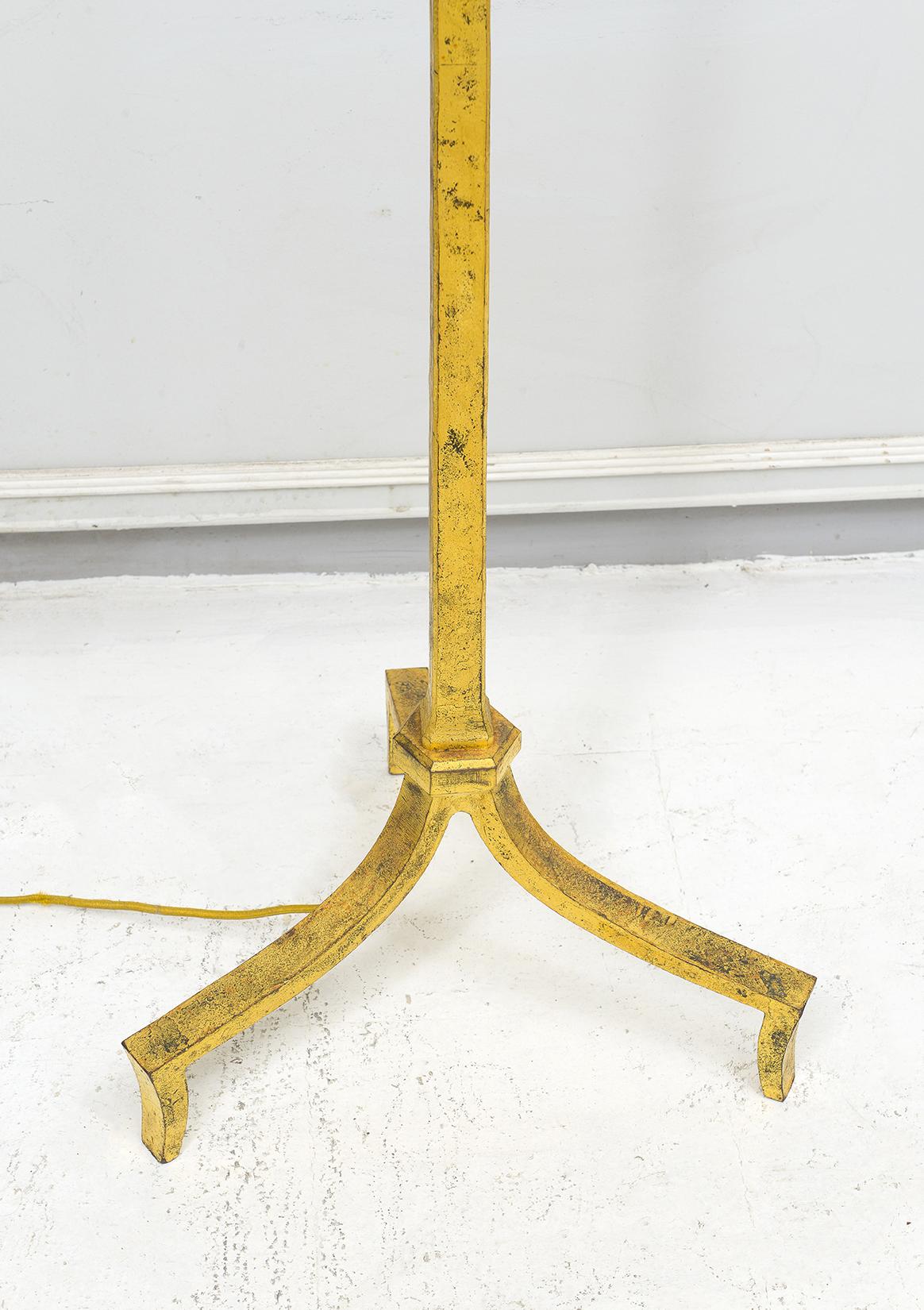 French Vintage Gilt-Iron Floor Lamp For Sale 1