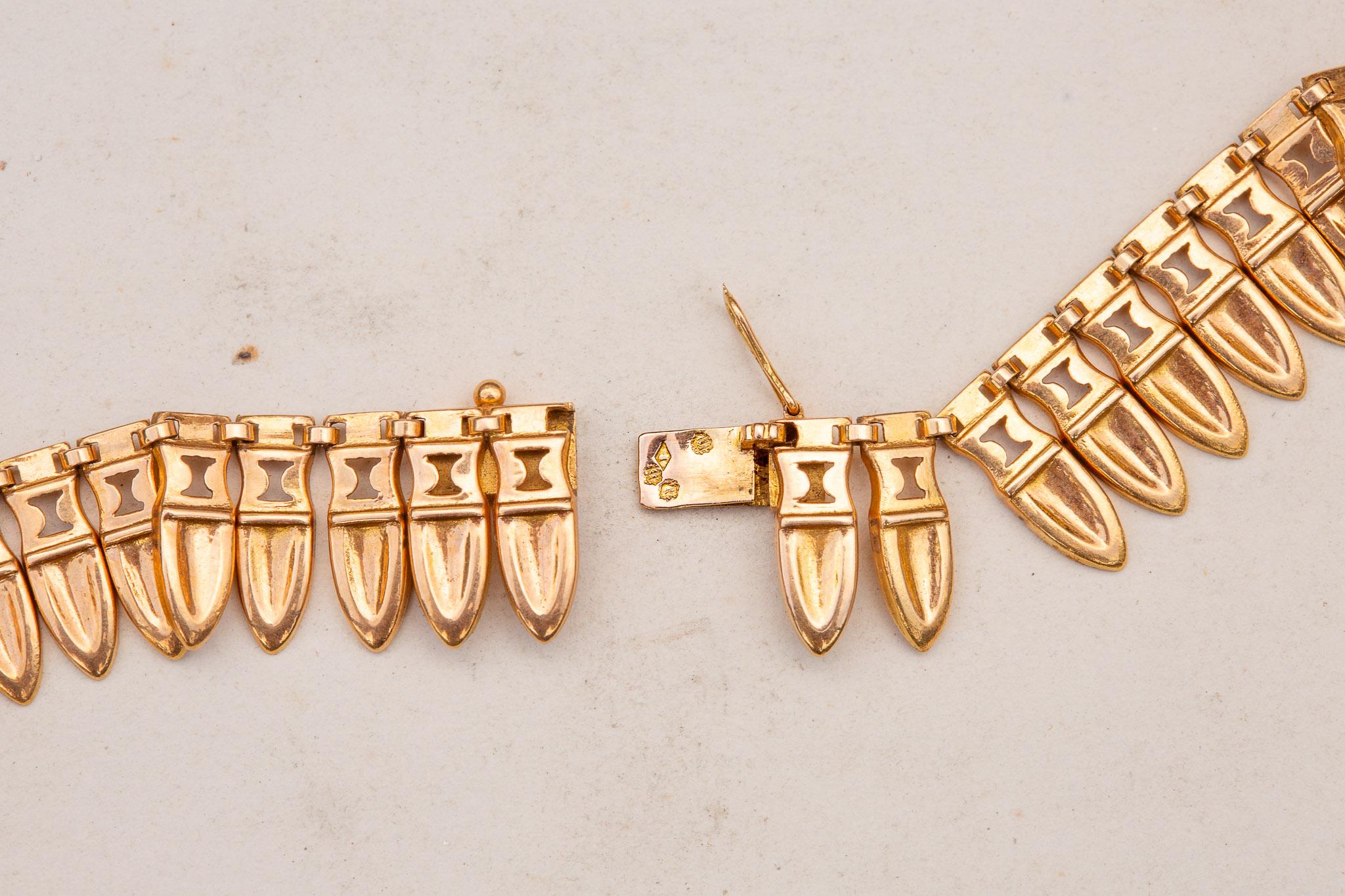 French Vintage Gold Amphora Fringe Necklace Archaeological Revival Etruscan In Good Condition For Sale In London, GB