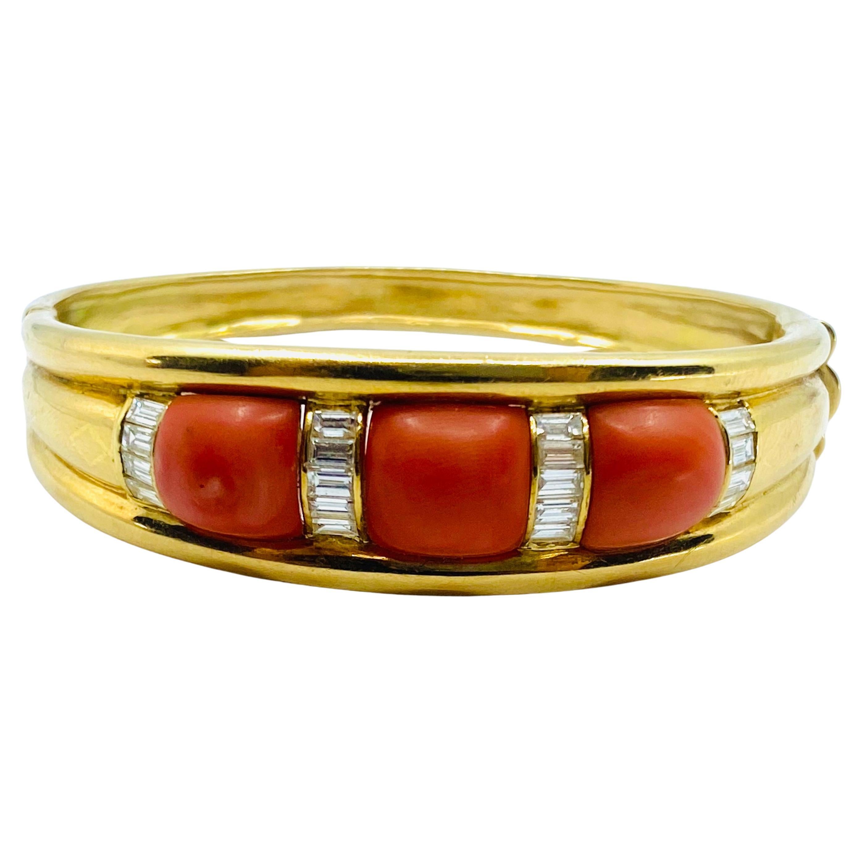 French Vintage Gold Bangle Bracelet Coral Diamond In Good Condition For Sale In Beverly Hills, CA