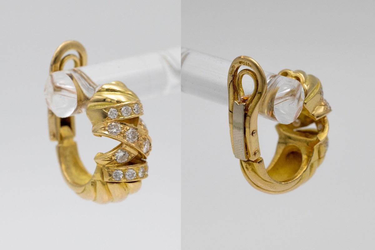Women's or Men's French vintage gold earrings with diamonds, circa 1960s. For Sale