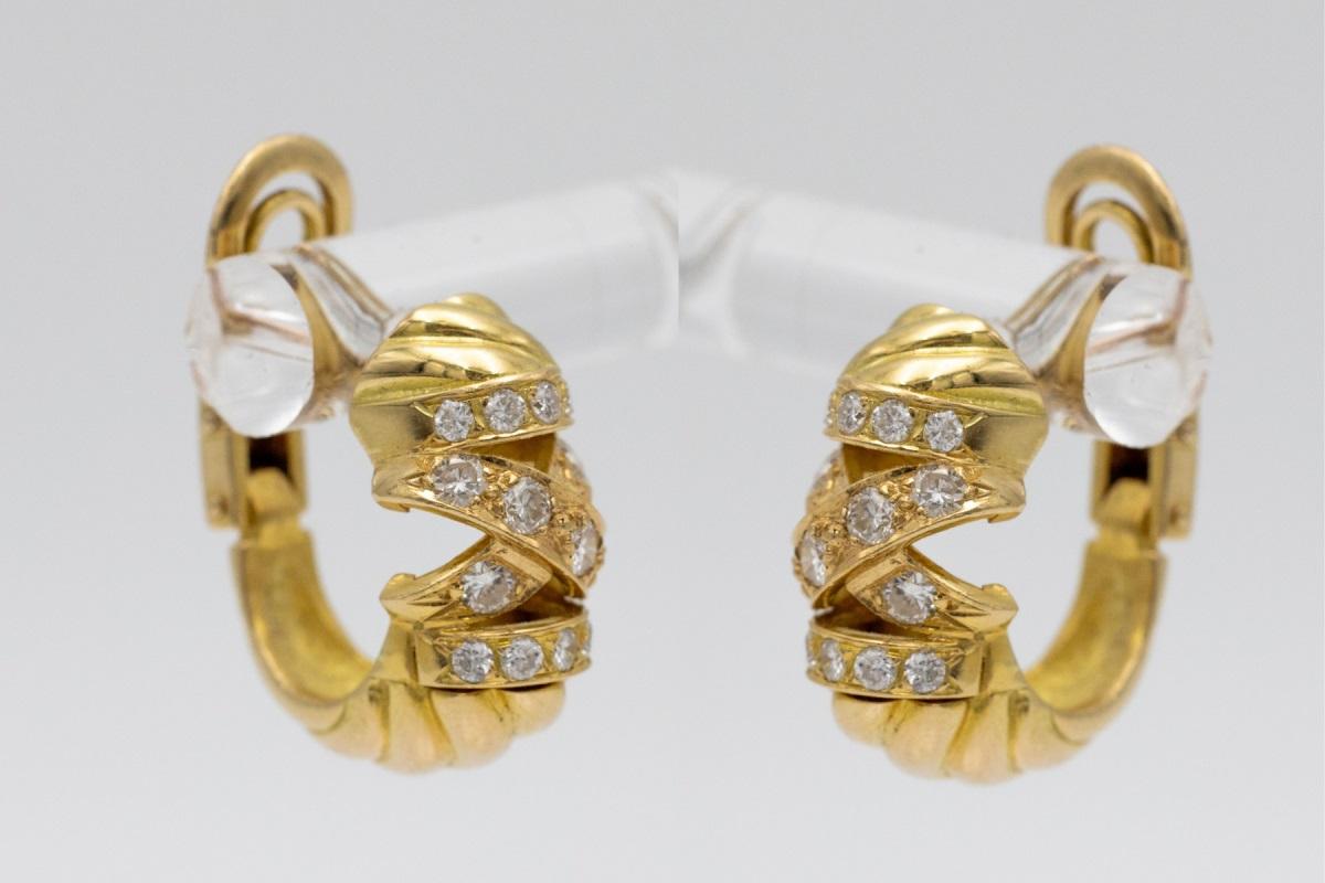 French vintage gold earrings with diamonds, circa 1960s. For Sale 2
