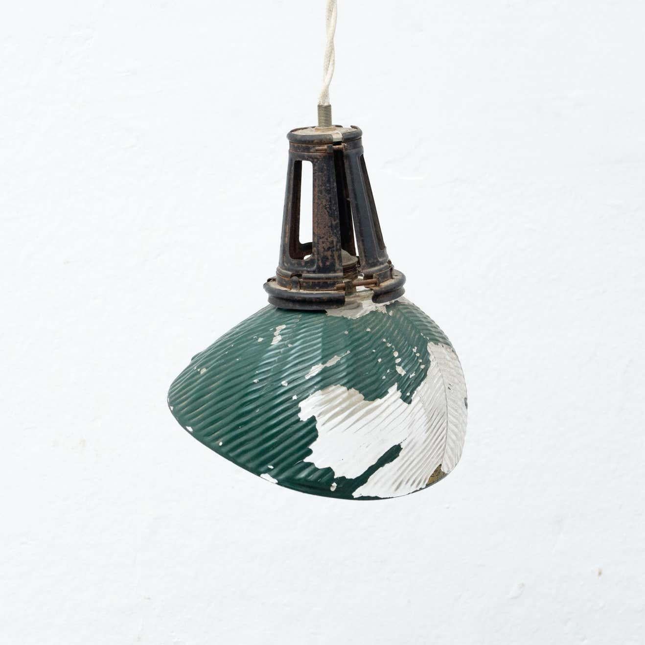 French Vintage Green Glass Ceiling Lamp, circa 1940 In Good Condition For Sale In Barcelona, Barcelona
