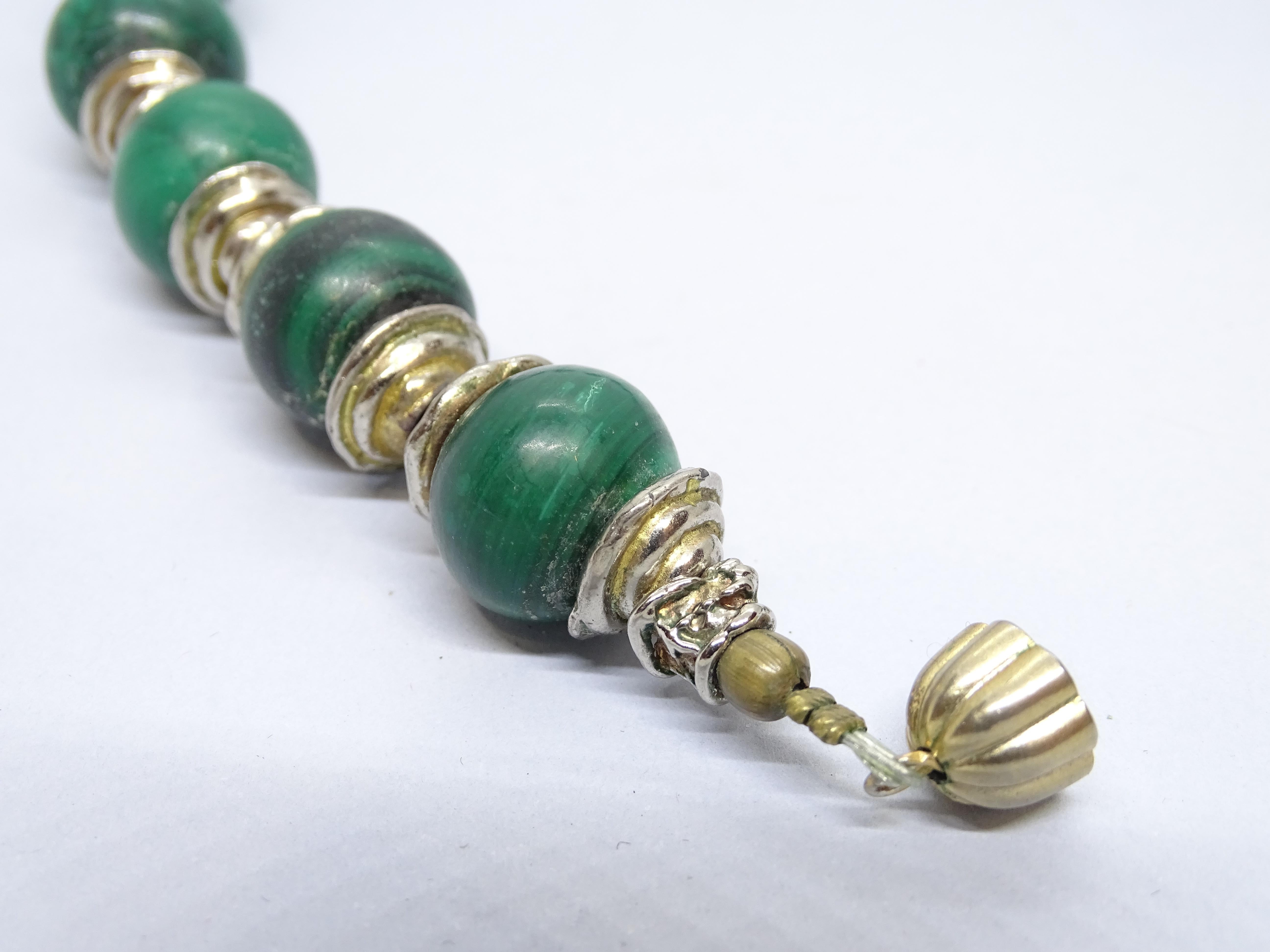 Französisch  Grüne Vintage-Halskette mit Malachitkugeln  Set aus Gild-Metall 1