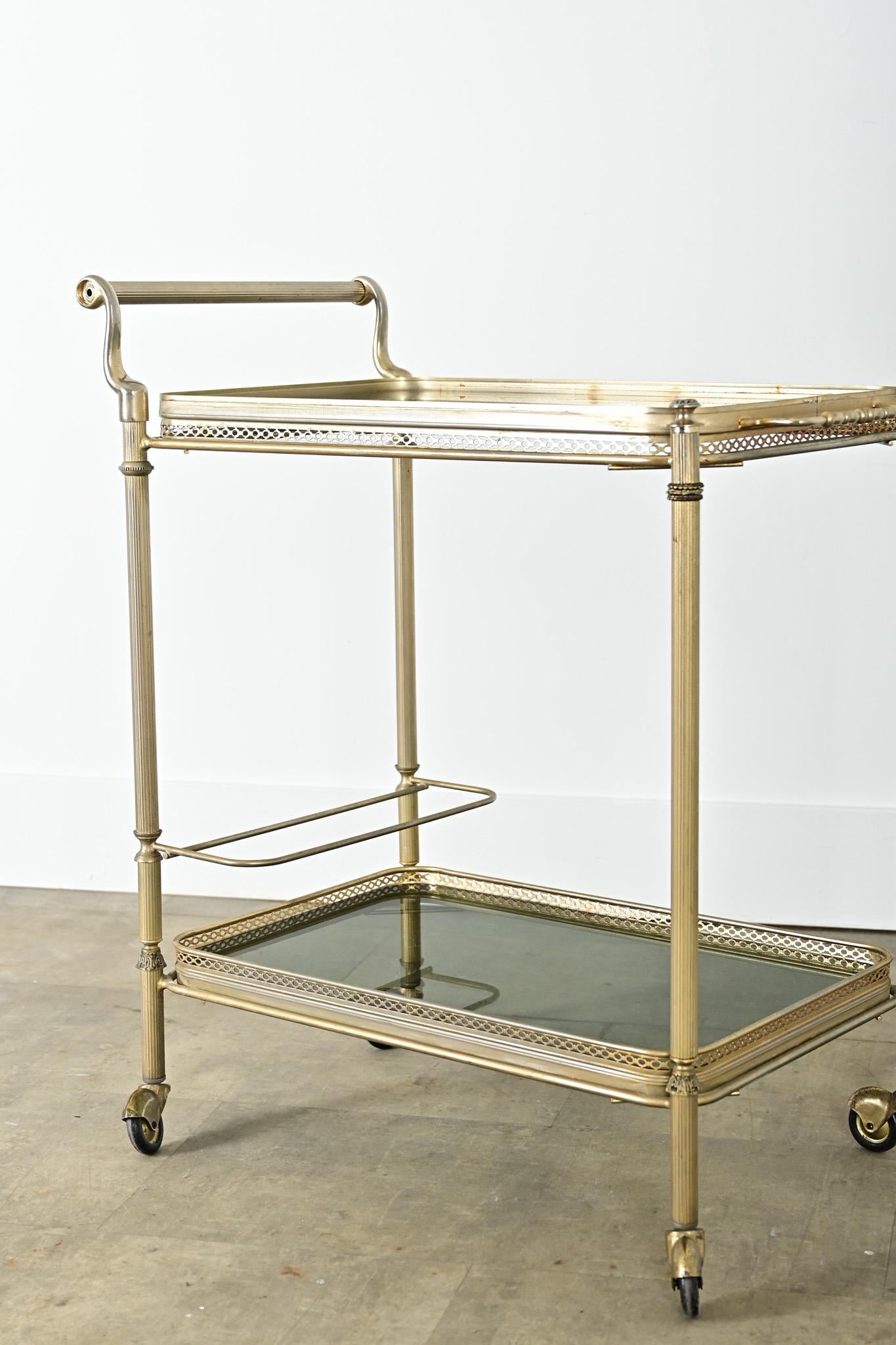 20ième siècle Chariot de bar vintage Hollywood Regency français en vente