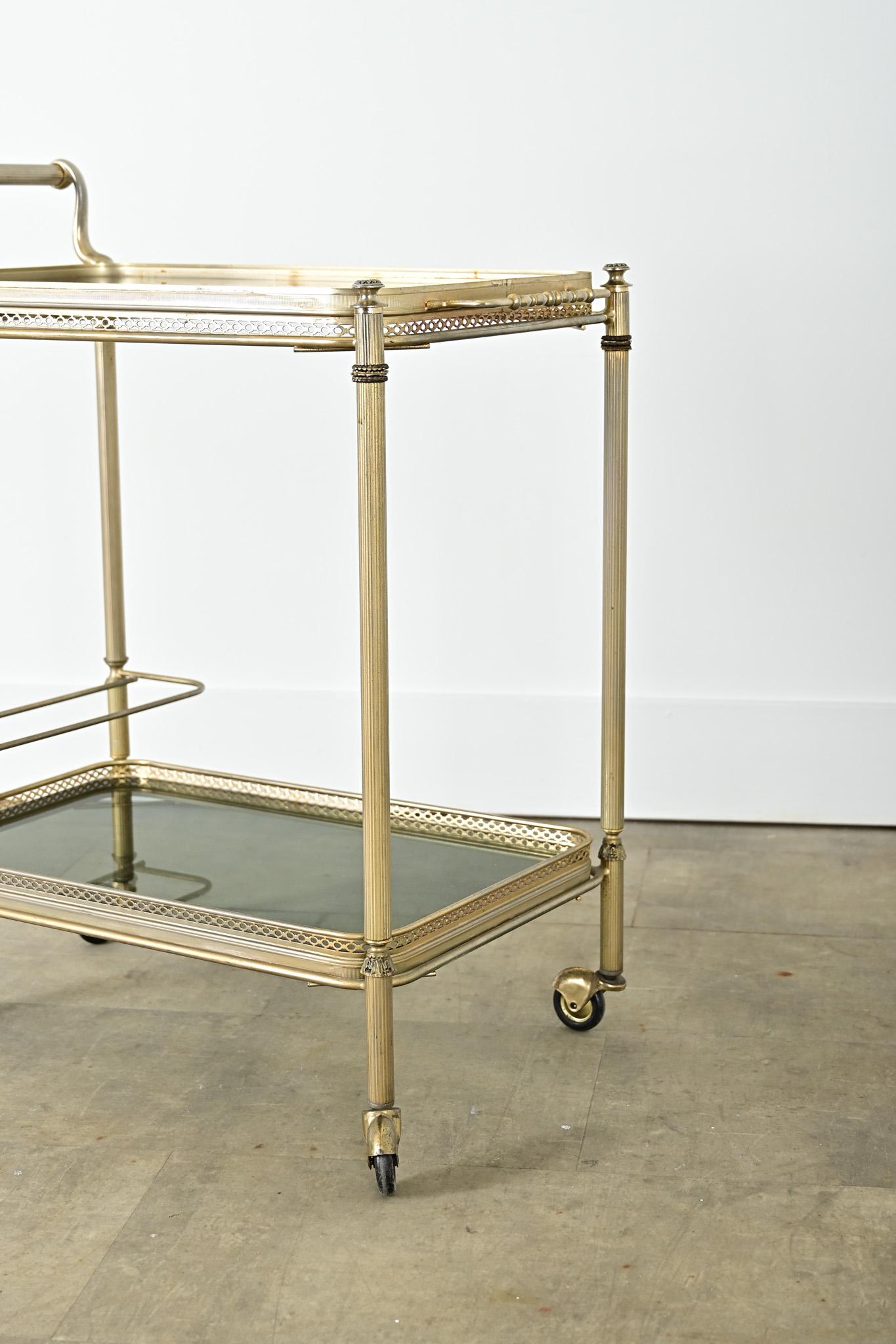 Laiton Chariot de bar vintage Hollywood Regency français en vente