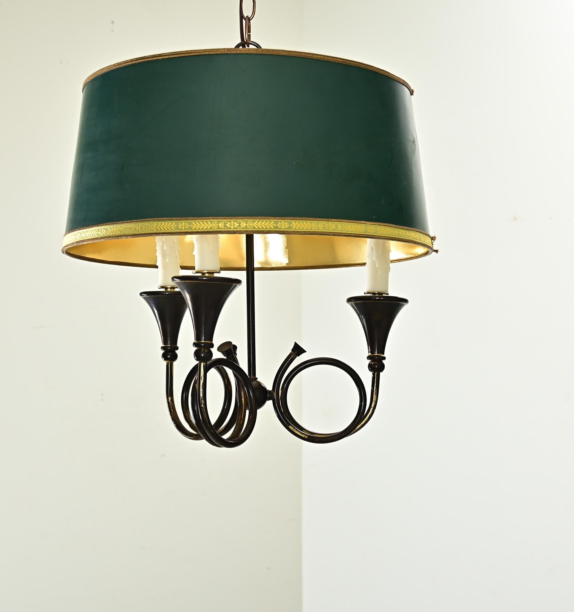 French Vintage Horn Bouillote Style Chandelier For Sale 5