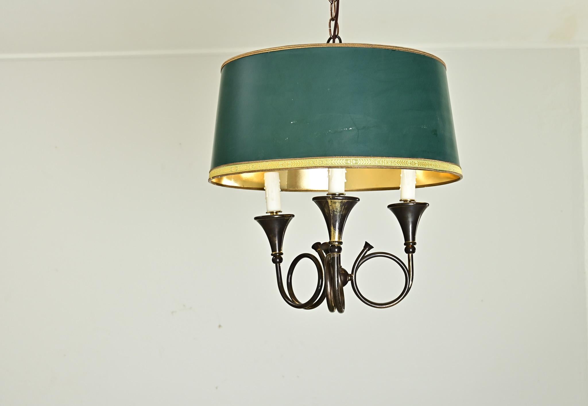 French Vintage Horn Bouillote Style Chandelier In Good Condition For Sale In Baton Rouge, LA