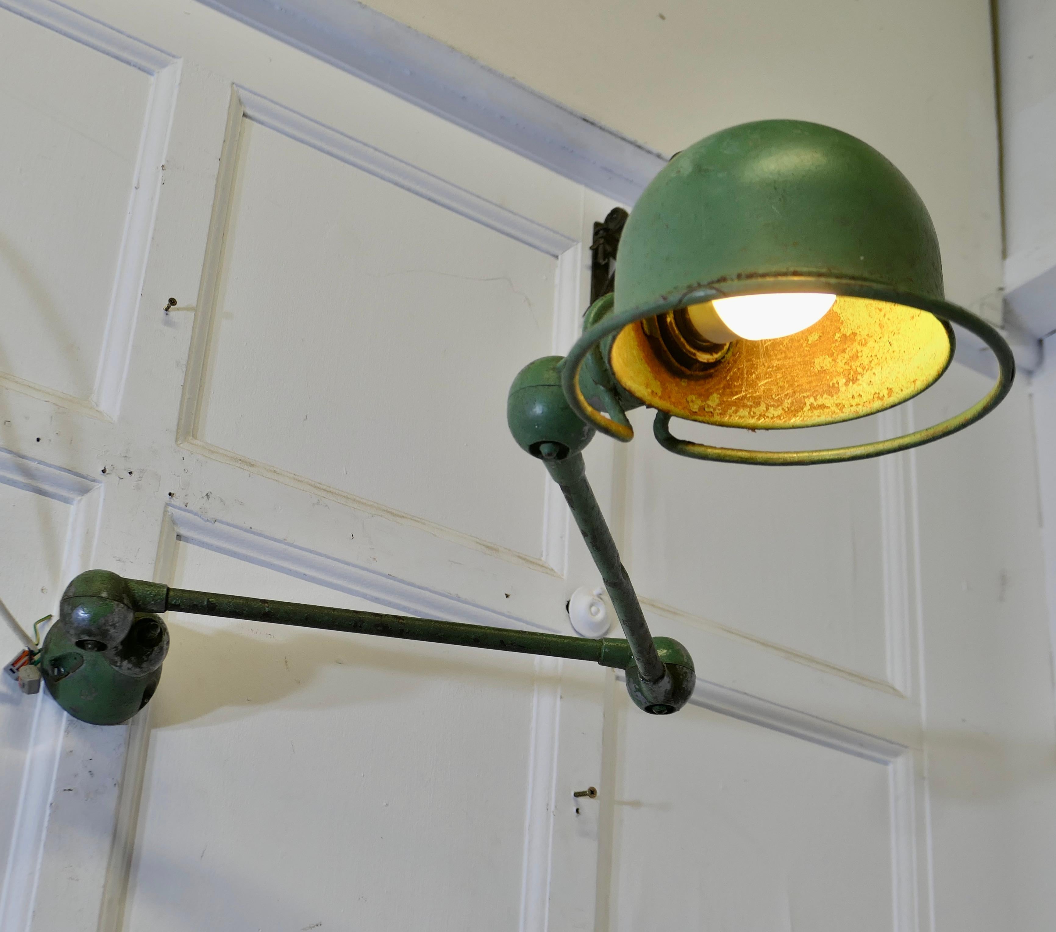 Französische Vintage-Industrie-Gelenk-Wandleuchte Sconce   (Industriell) im Angebot