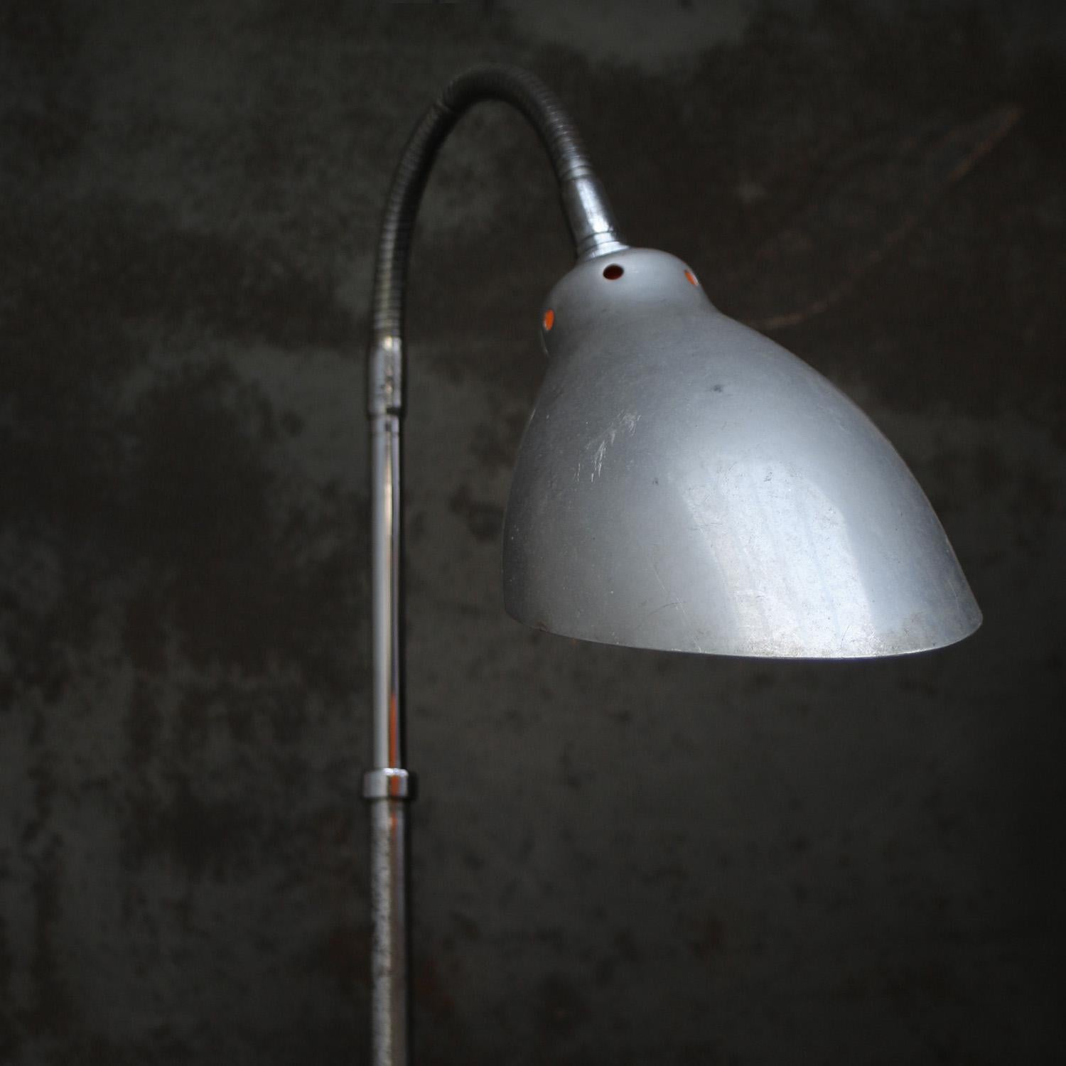 Lampe de table de machiniste en métal vintage industriel français par Ki-É-Klair Bon état - En vente à Amsterdam, NL