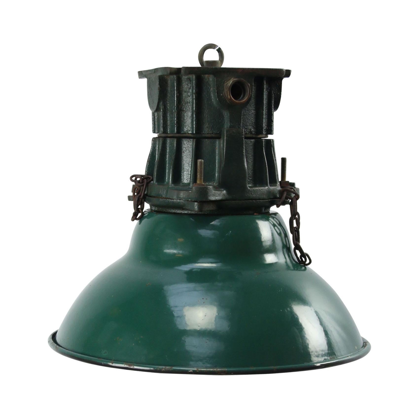 French factory pendant. Dark green enamel white interior.
Green cast iron top. Clear glass

Weight: 2.90 kg / 6.4 lb

All lamps have been made suitable by international standards for incandescent light bulbs, energy-efficient and LED bulbs.