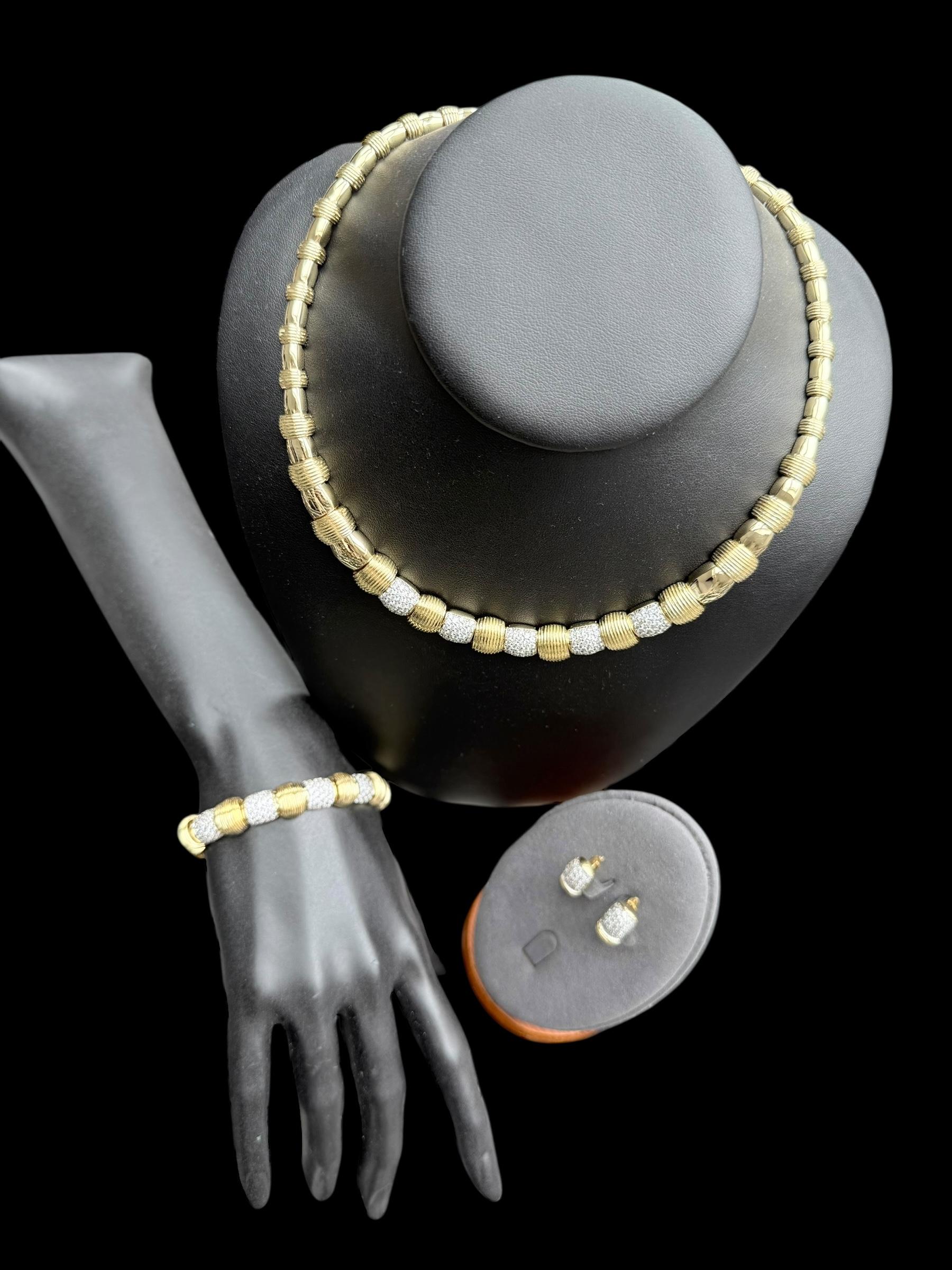 French Vintage Jewelry Set Yellow and White Gold with Diamonds For Sale 8