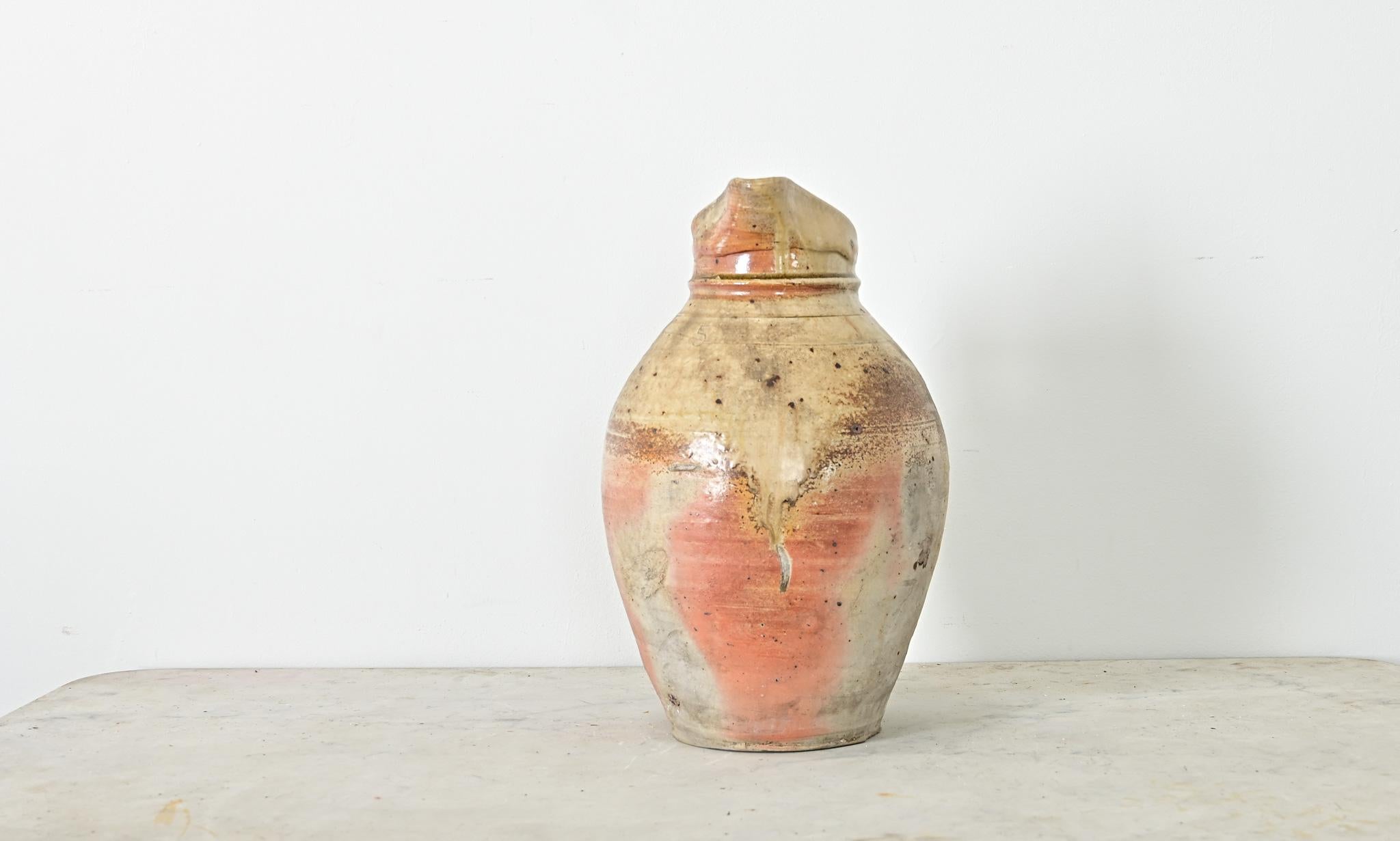 French Vintage Large Stoneware Pitcher (Sonstiges) im Angebot