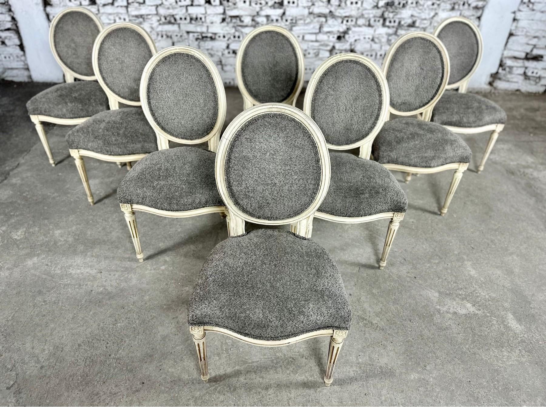 French Vintage Louis XVI Style Reupholstered Dining Chairs - Set of 8 (Louis XVI.) im Angebot