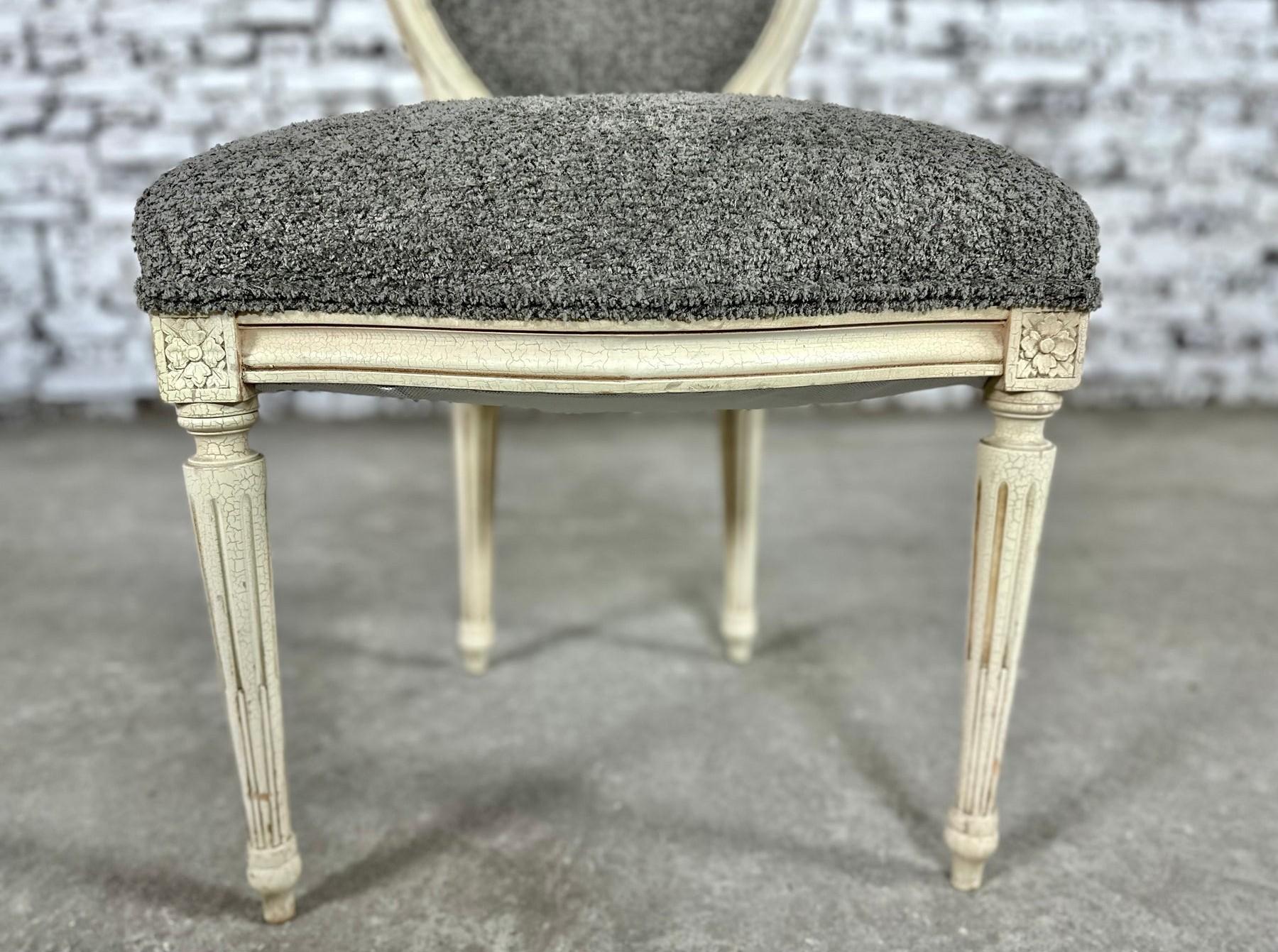 French Vintage Louis XVI Style Reupholstered Dining Chairs - Set of 8 im Zustand „Gut“ im Angebot in Bridgeport, CT