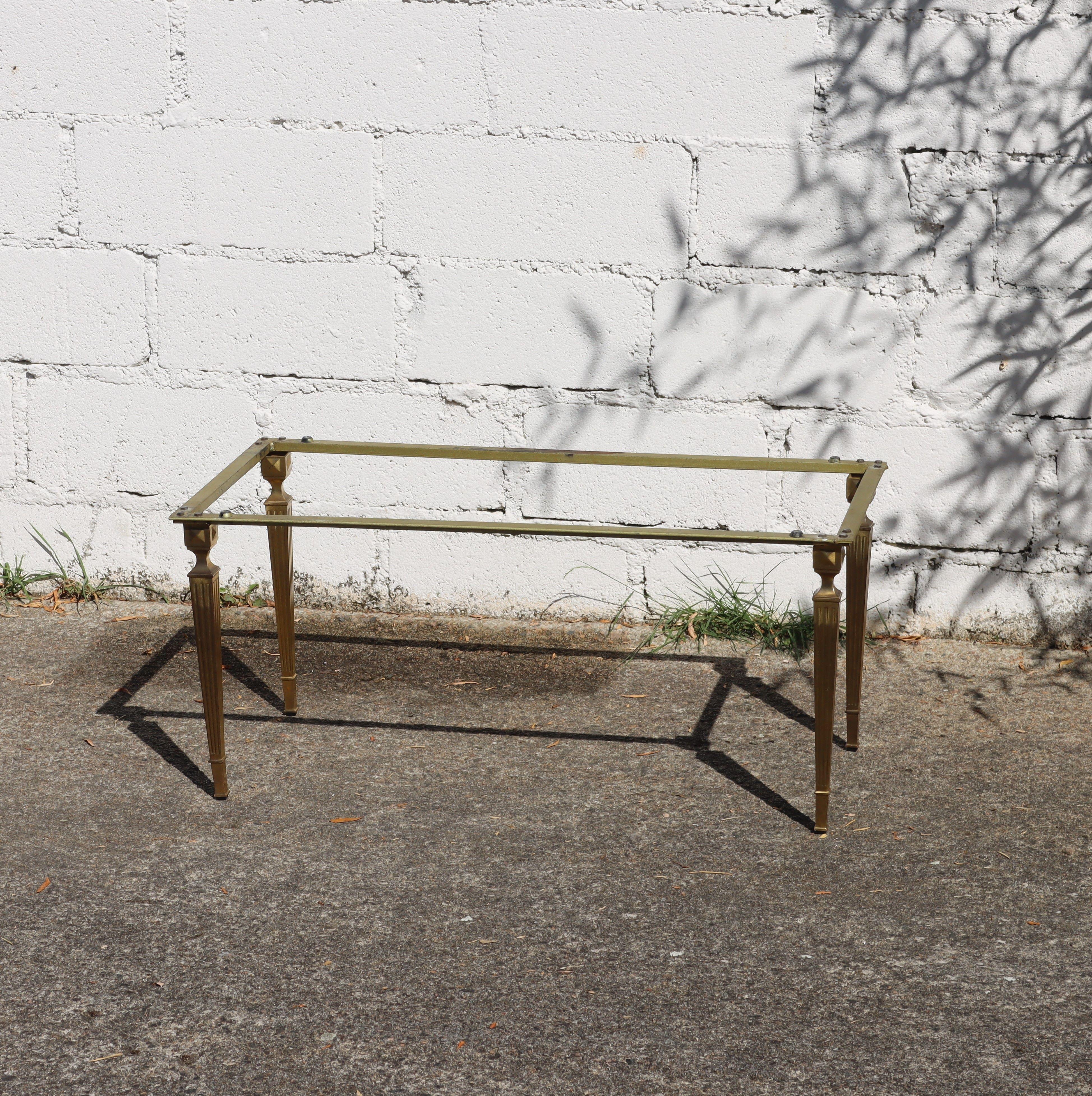 Table basse vintage française en marbre et laiton - Couvercle en verre optionnel - Table à cocktail en vente 7