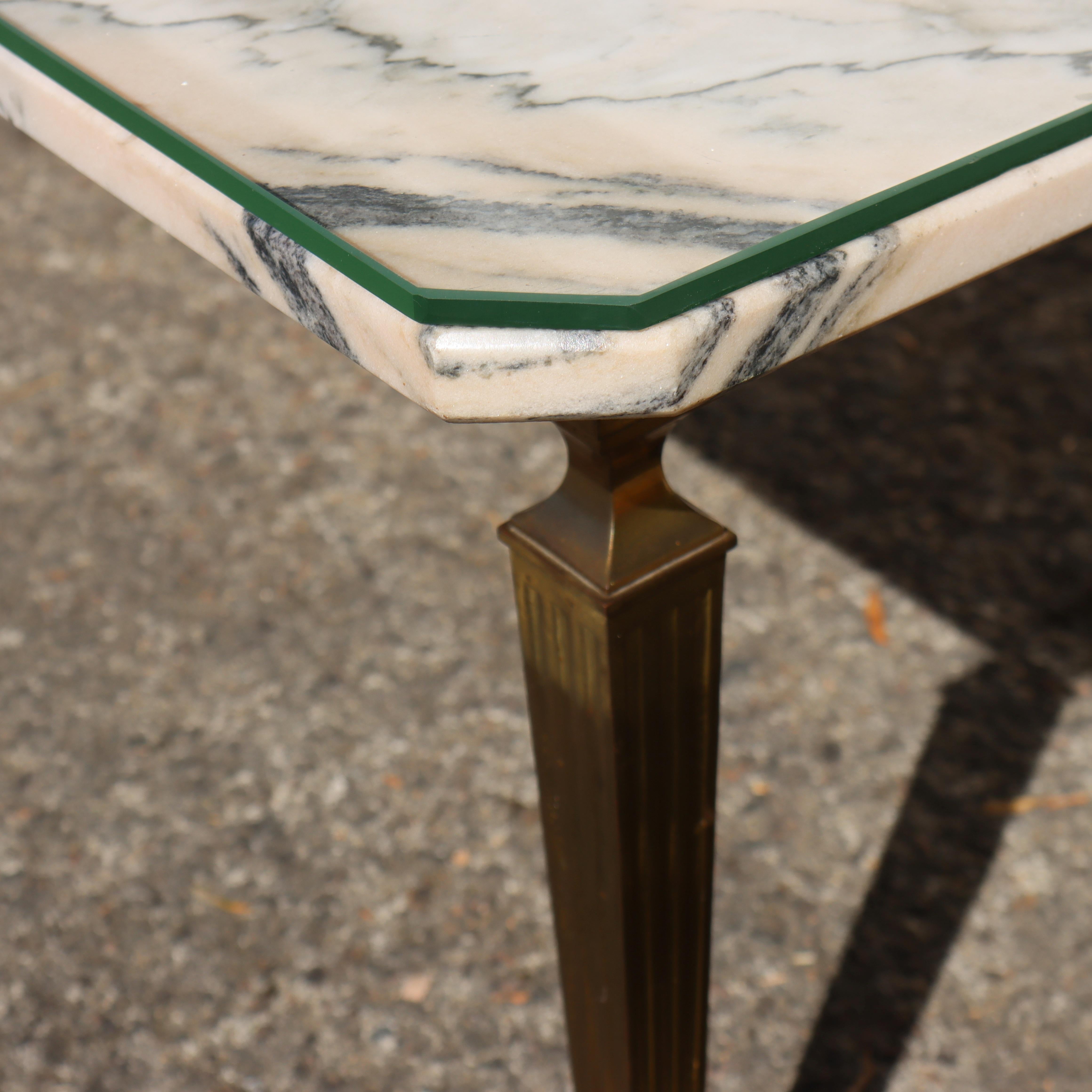 Table basse vintage française en marbre et laiton - Couvercle en verre optionnel - Table à cocktail en vente 1