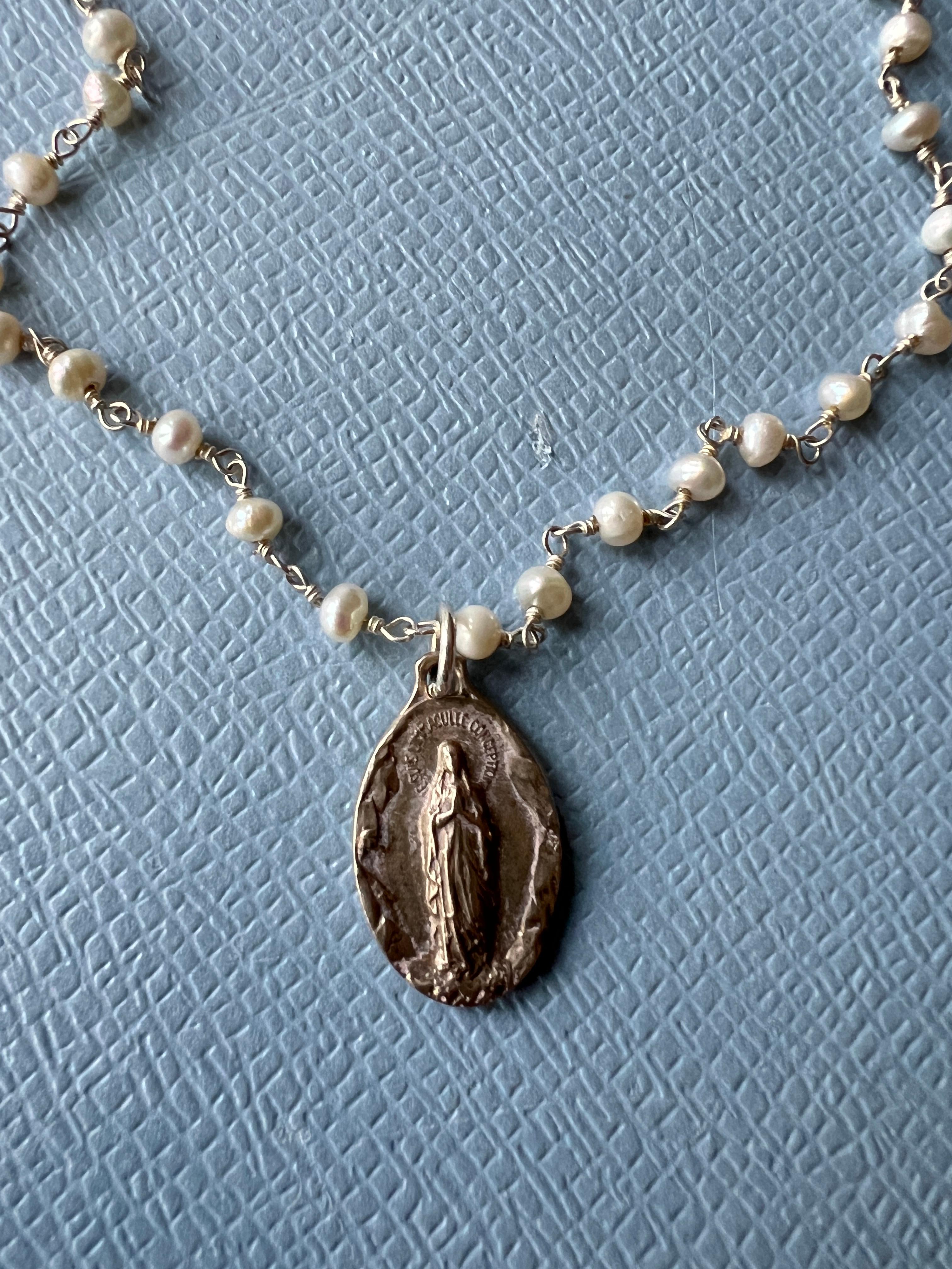 Französisch Vintage Medaille Jungfrau Maria Weiß Perle Rosario Kette Halskette J DAUPHIN (Zeitgenössisch)