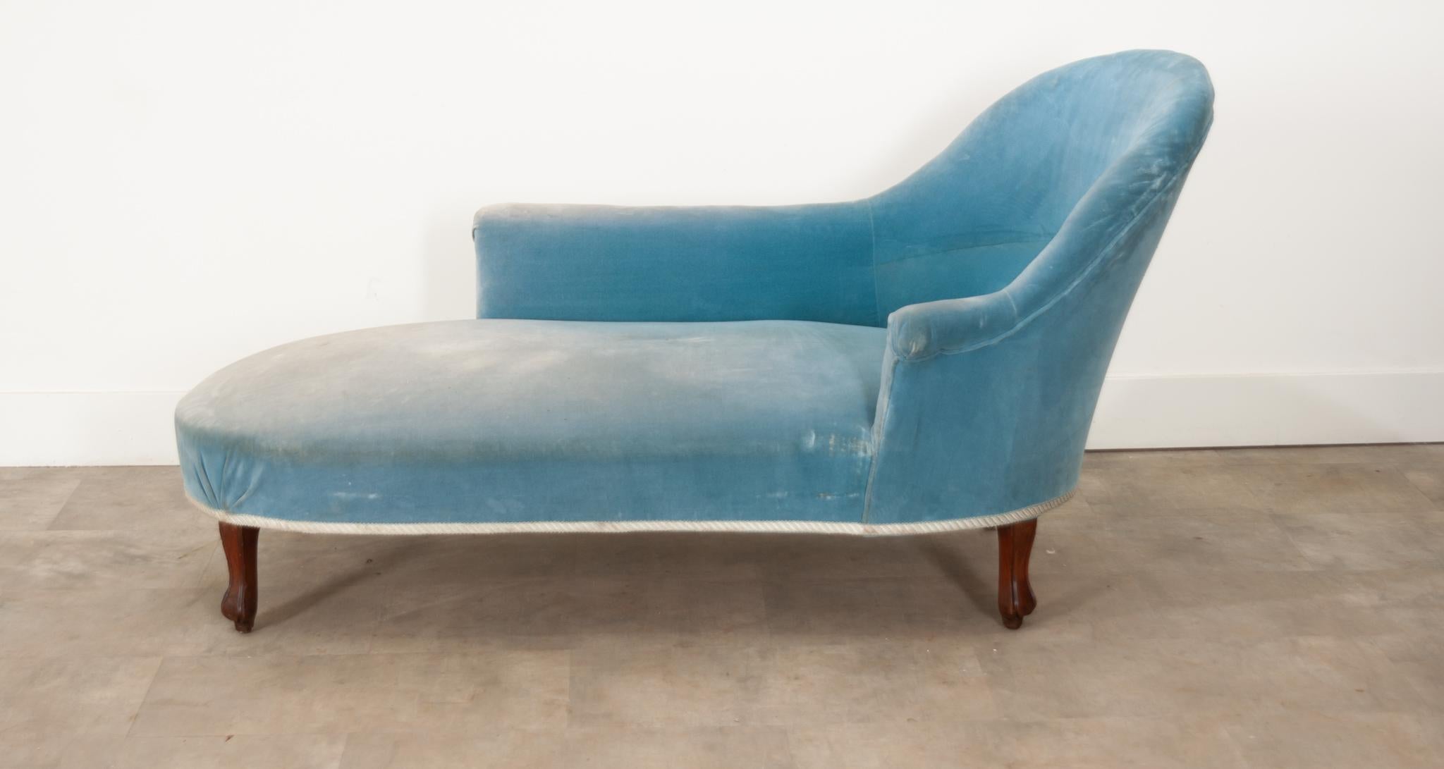 Hand-Crafted French Vintage Meridienne or Chaise Longue