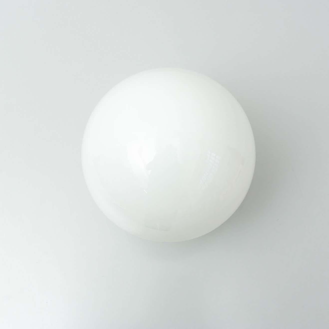 Plafonnier français vintage en opaline mi-siècle moderne, vers 1940 en vente 2