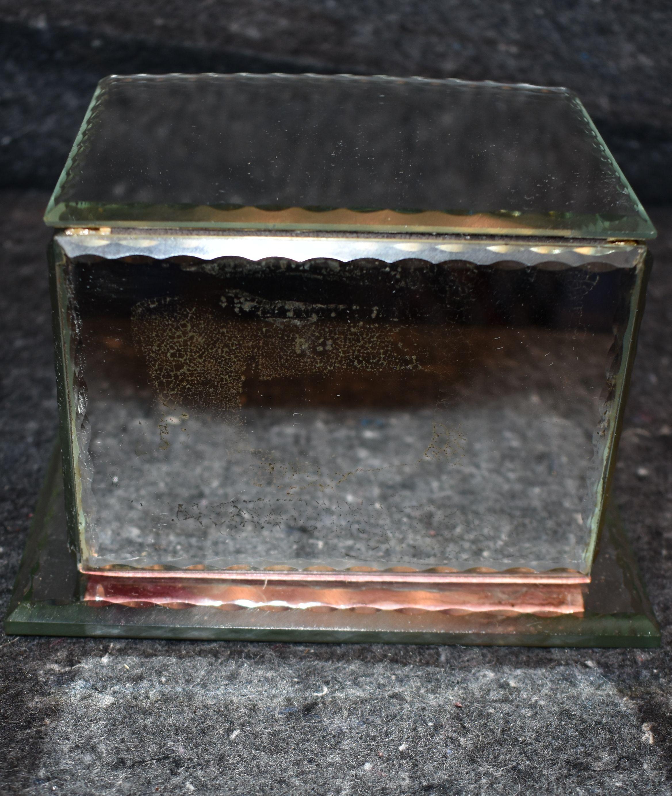 French Vintage Mirrored Jewelry Box In Good Condition For Sale In Cathedral City, CA